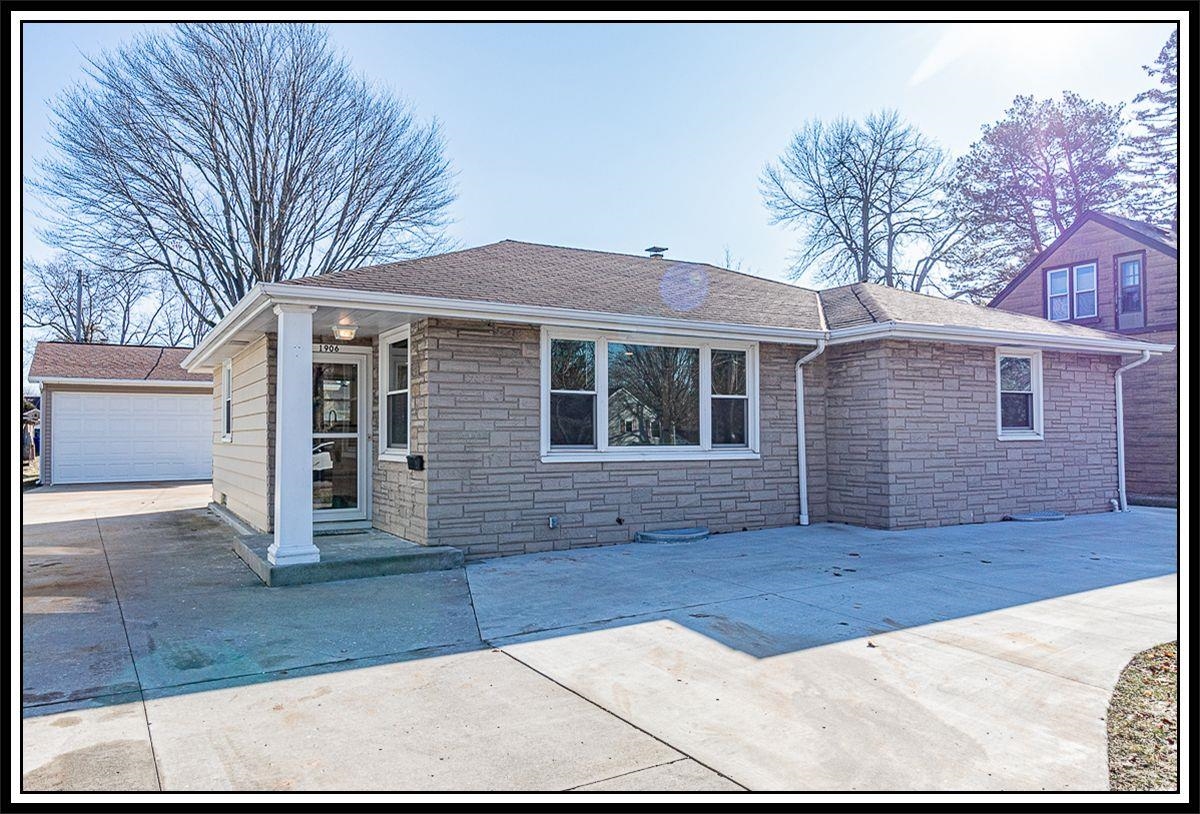 1906 S MEMORIAL Drive