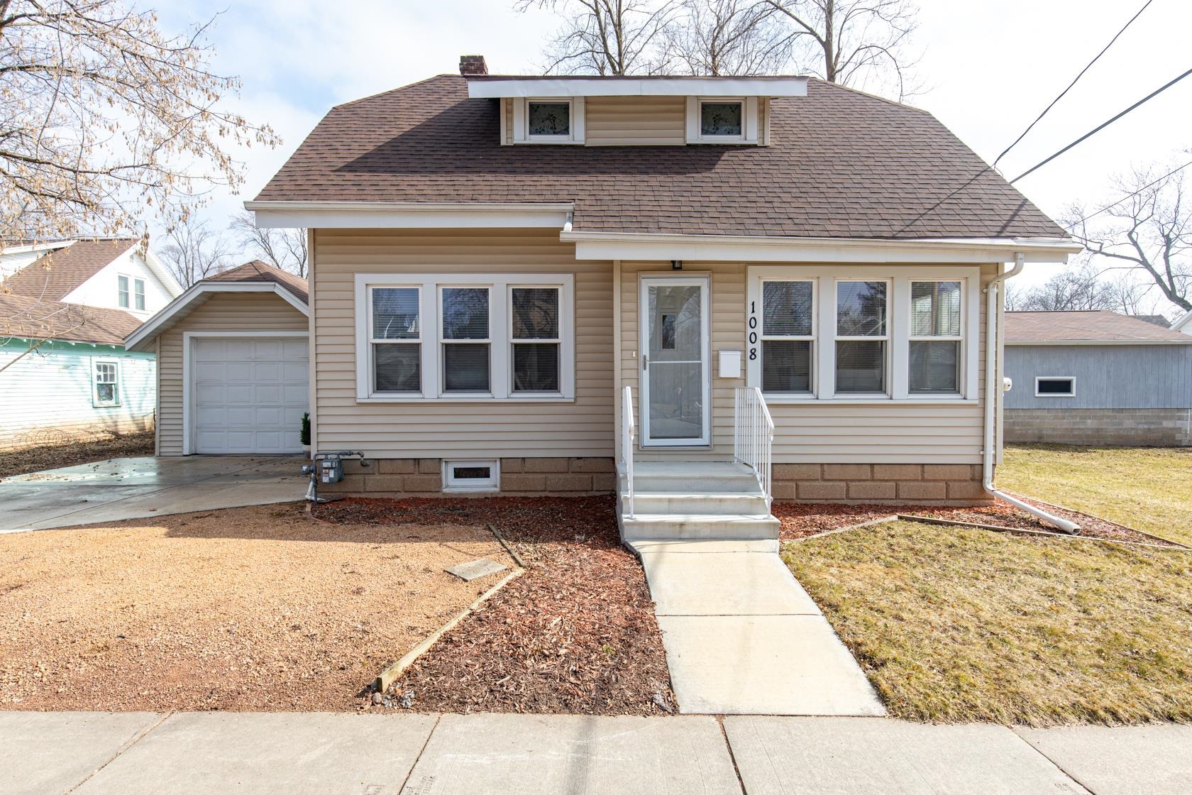 1008 N BENNETT Street