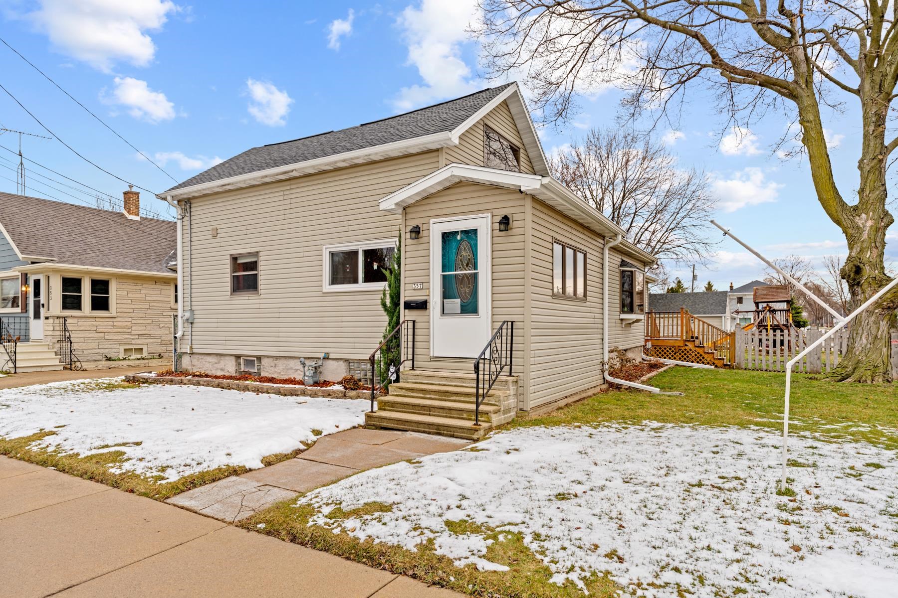 357 W 11TH Avenue