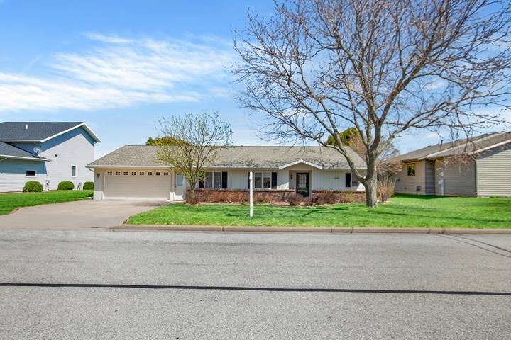 310 LAKEVIEW Drive