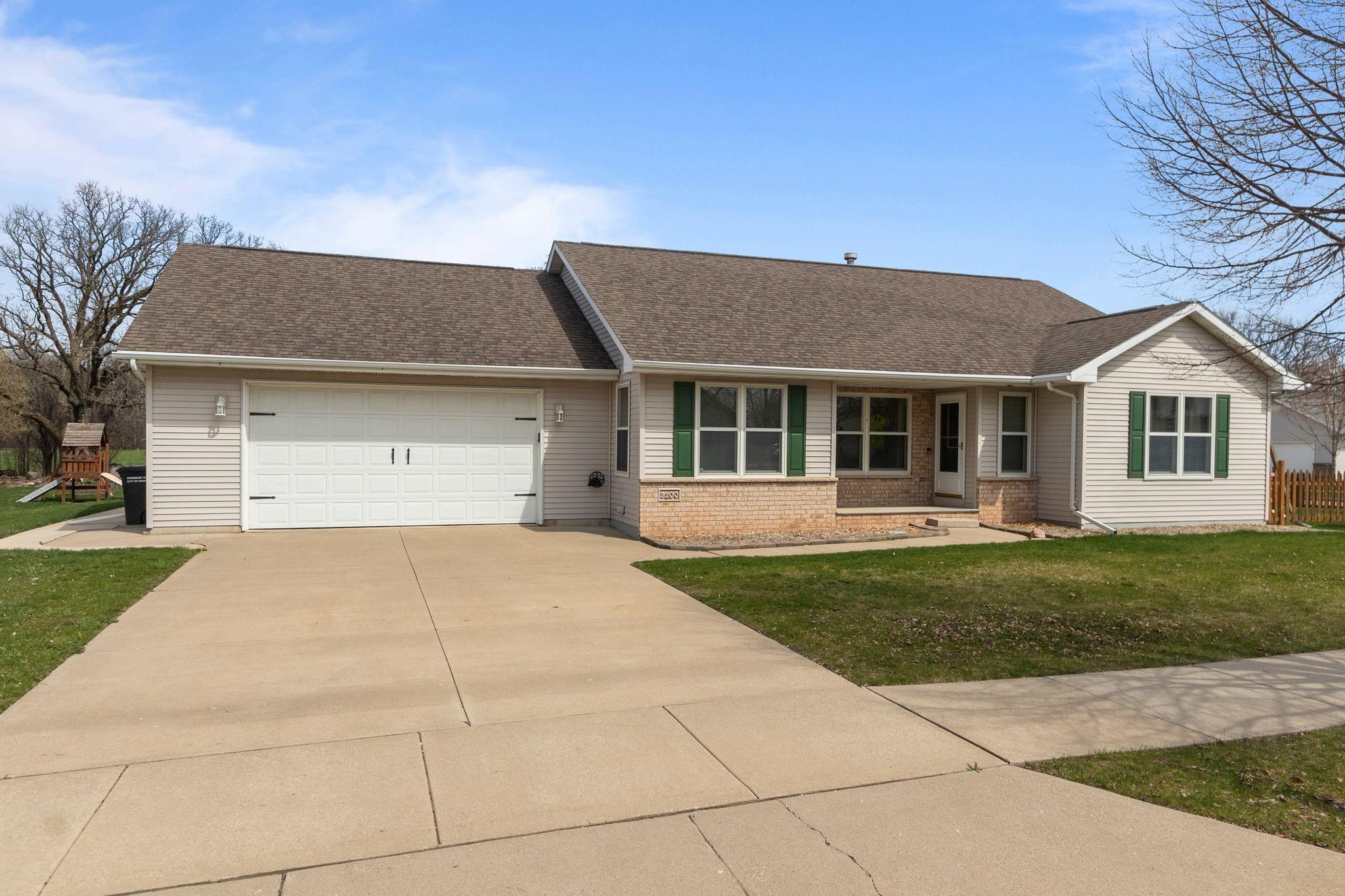 3200 MOCKINGBIRD Way