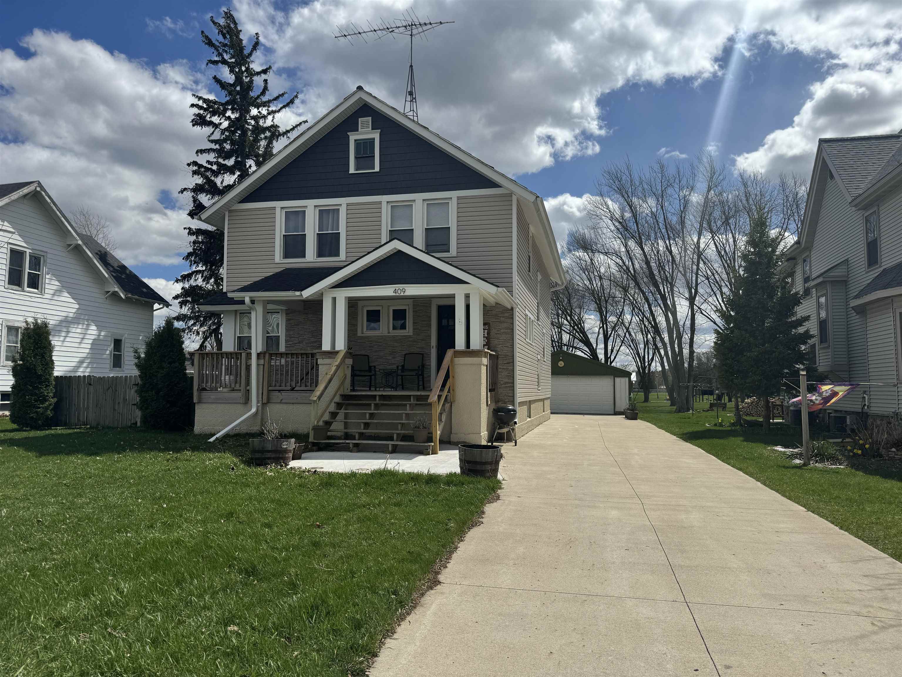 409 MANITOWOC Street