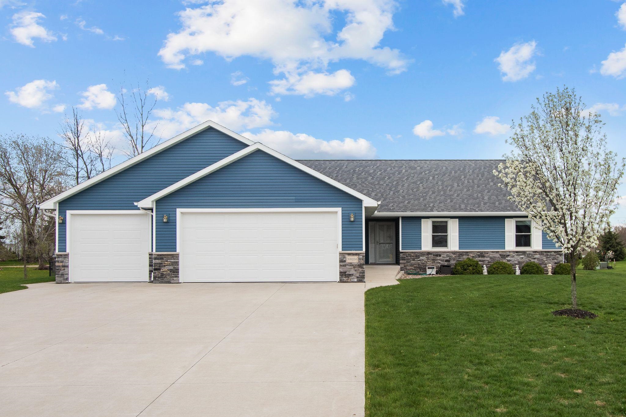 N8250 BIG LAKE Court