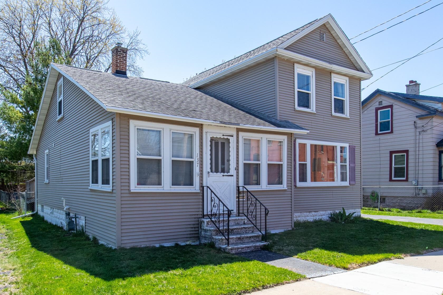 137 W 12TH Avenue