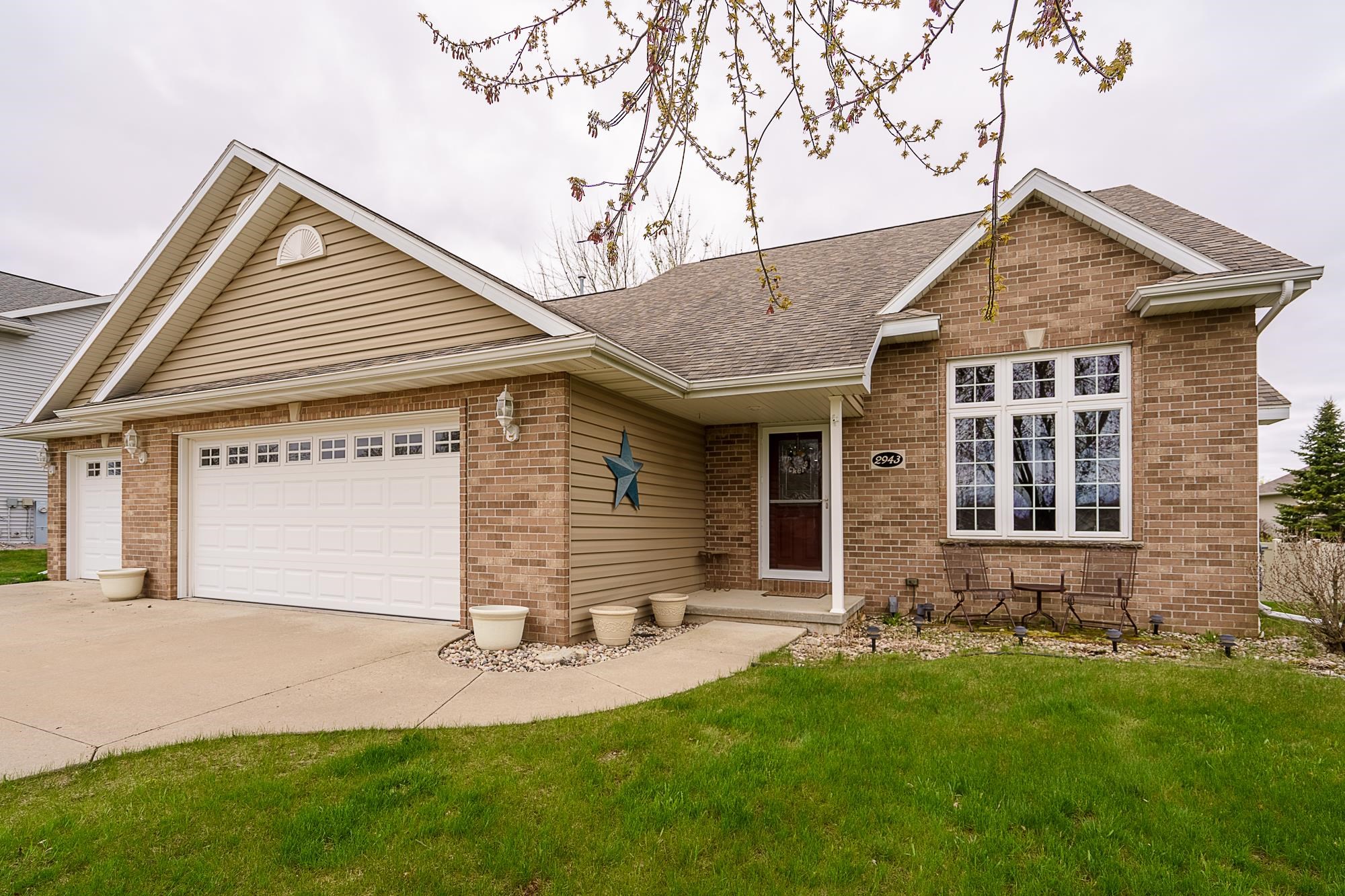 2943 FLOWERING PEACH Drive