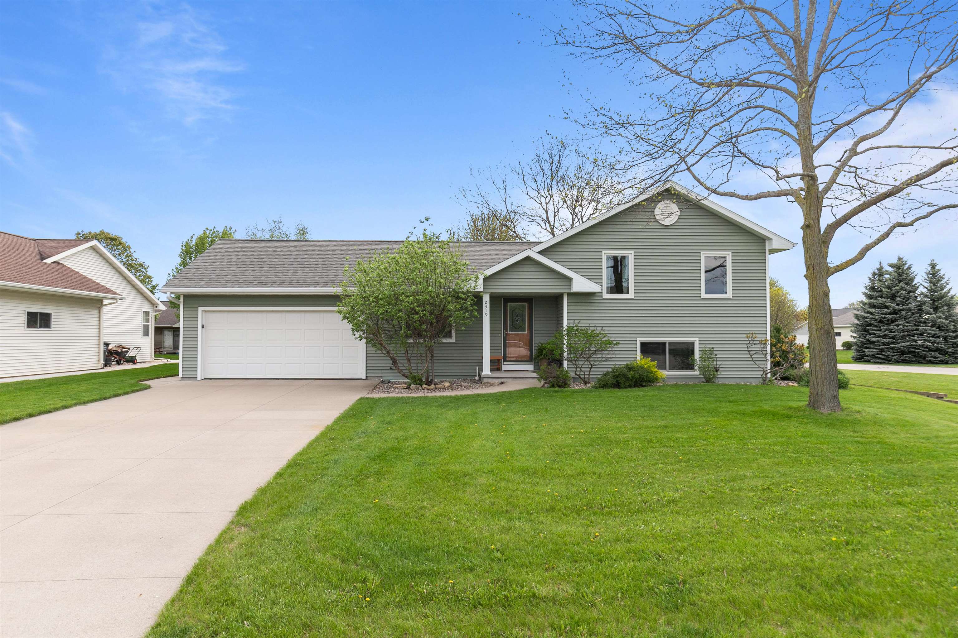 2319 DEER PRAIRIE Drive