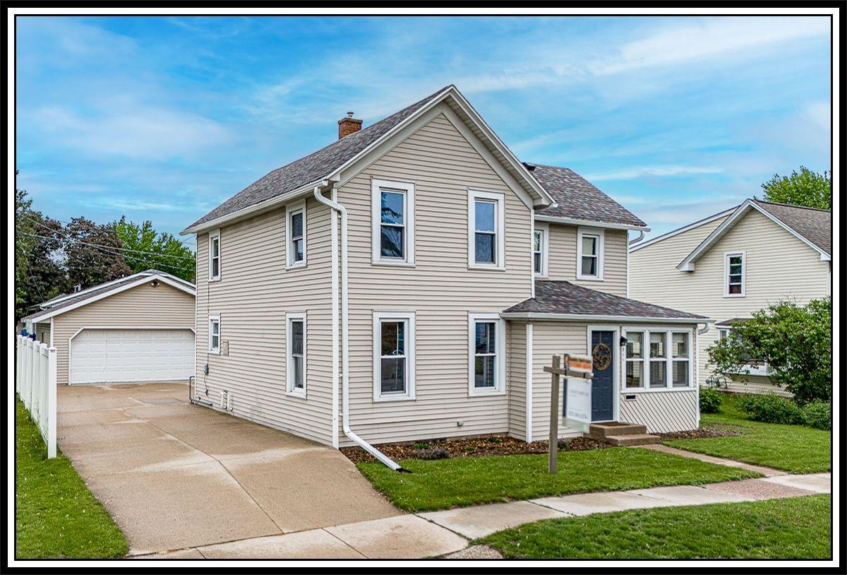 311 E QUINCY Street