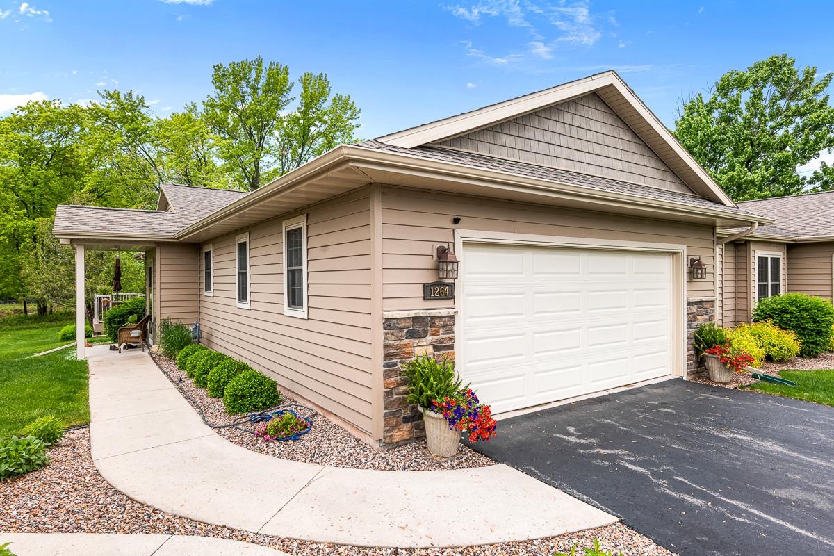 1264 CAMERON Circle