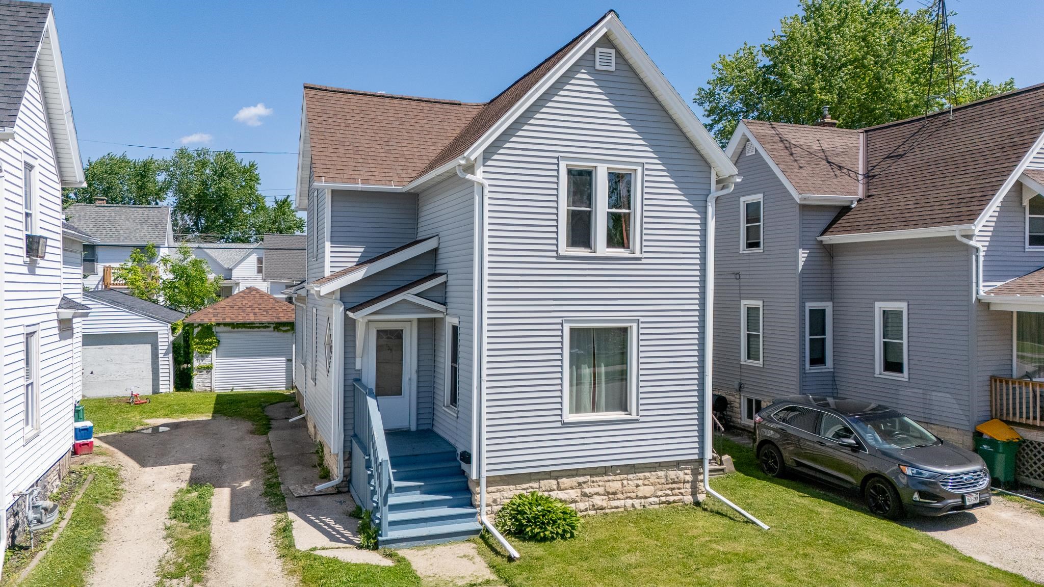 139 E REES Street