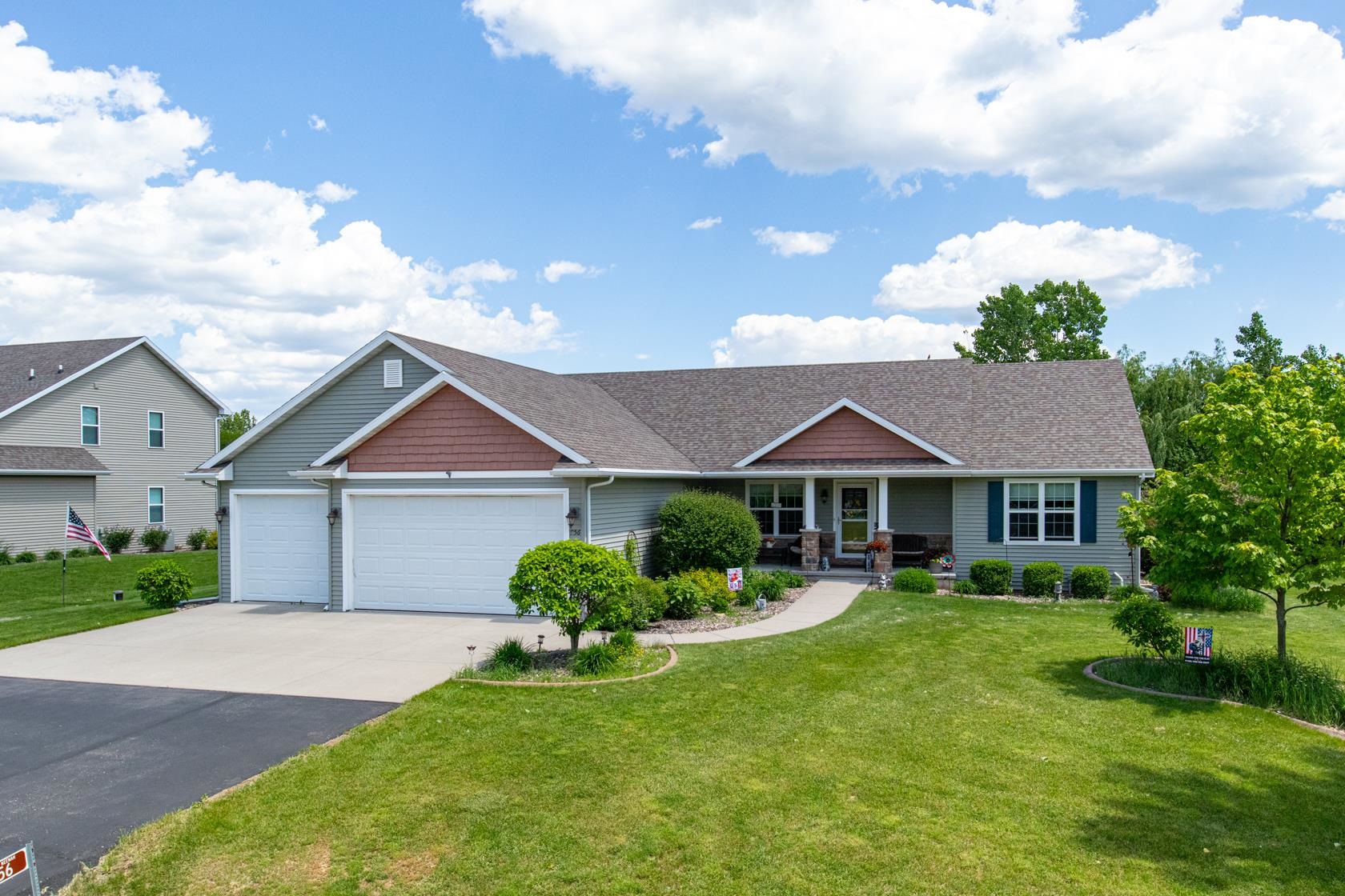 956 SUNDIAL Lane