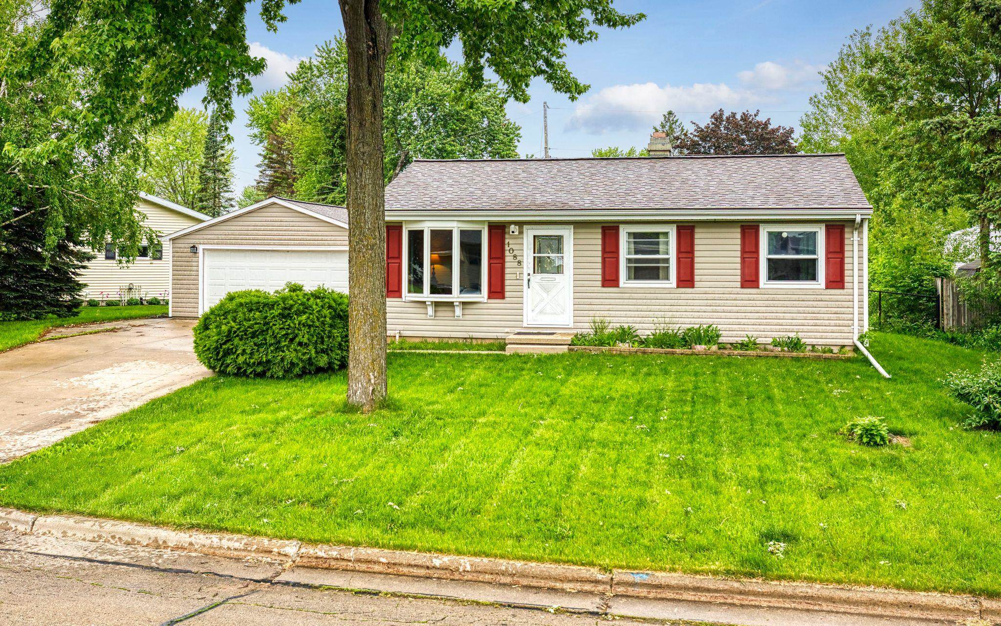 1088 LAUREL Court