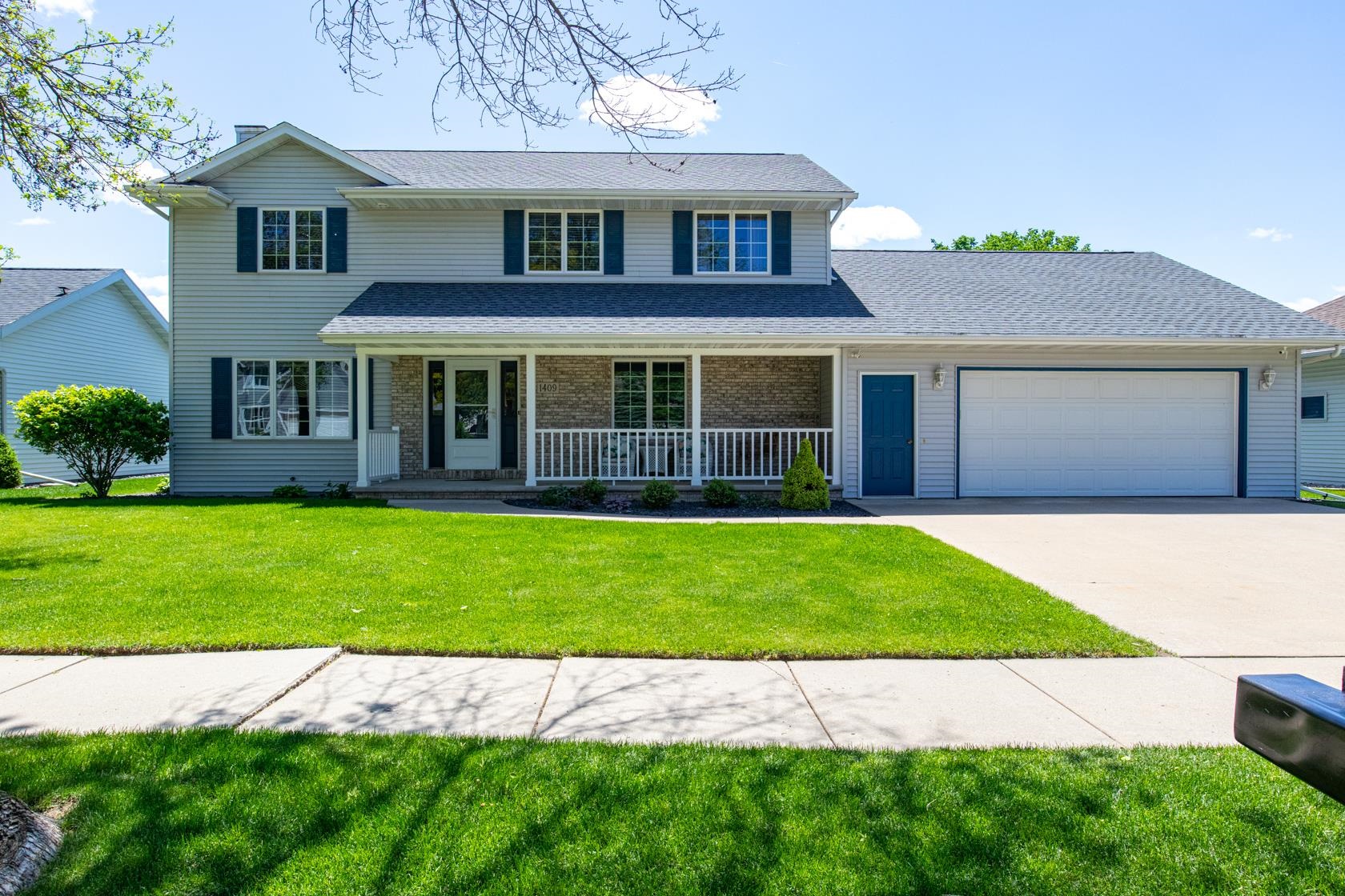 1409 E WYNDMERE Drive