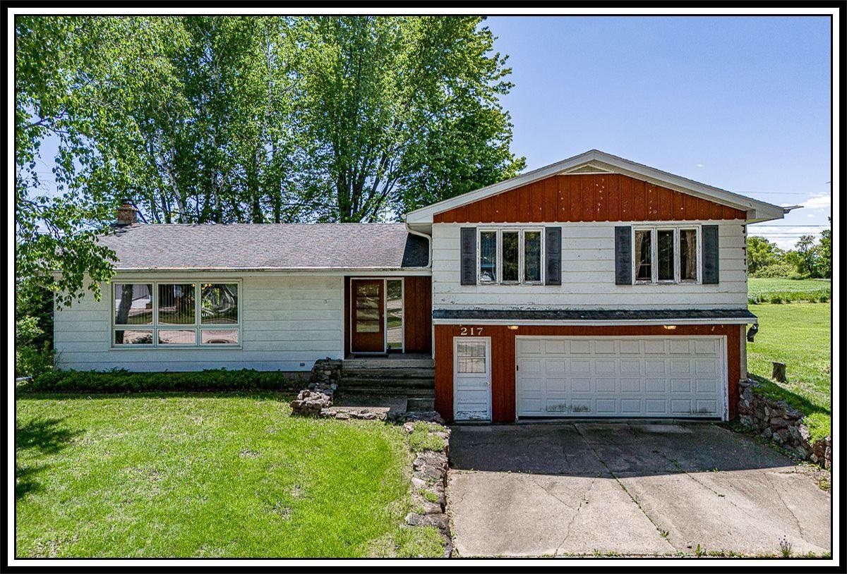 217 PINECREST Court