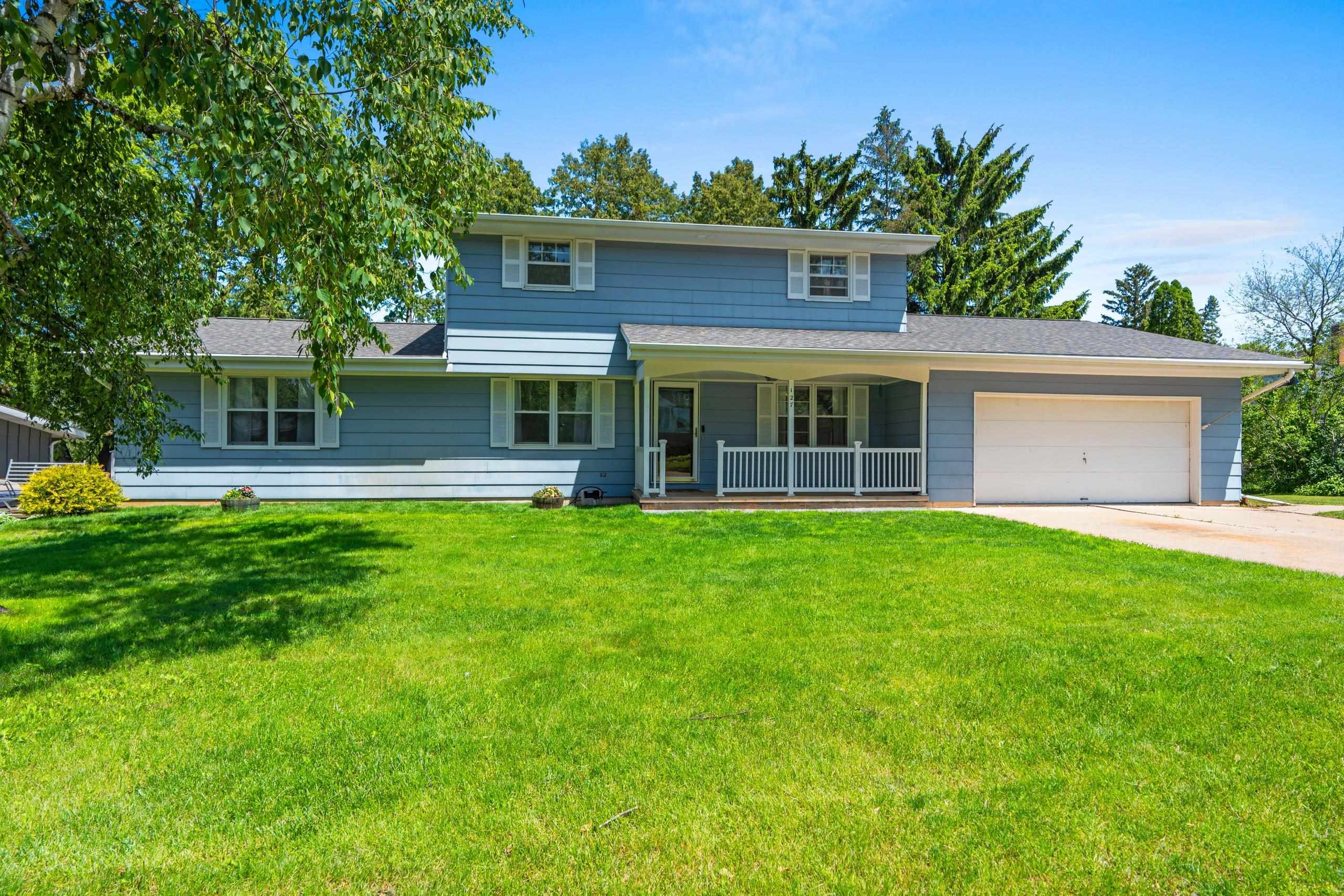 127 SUNSET Court