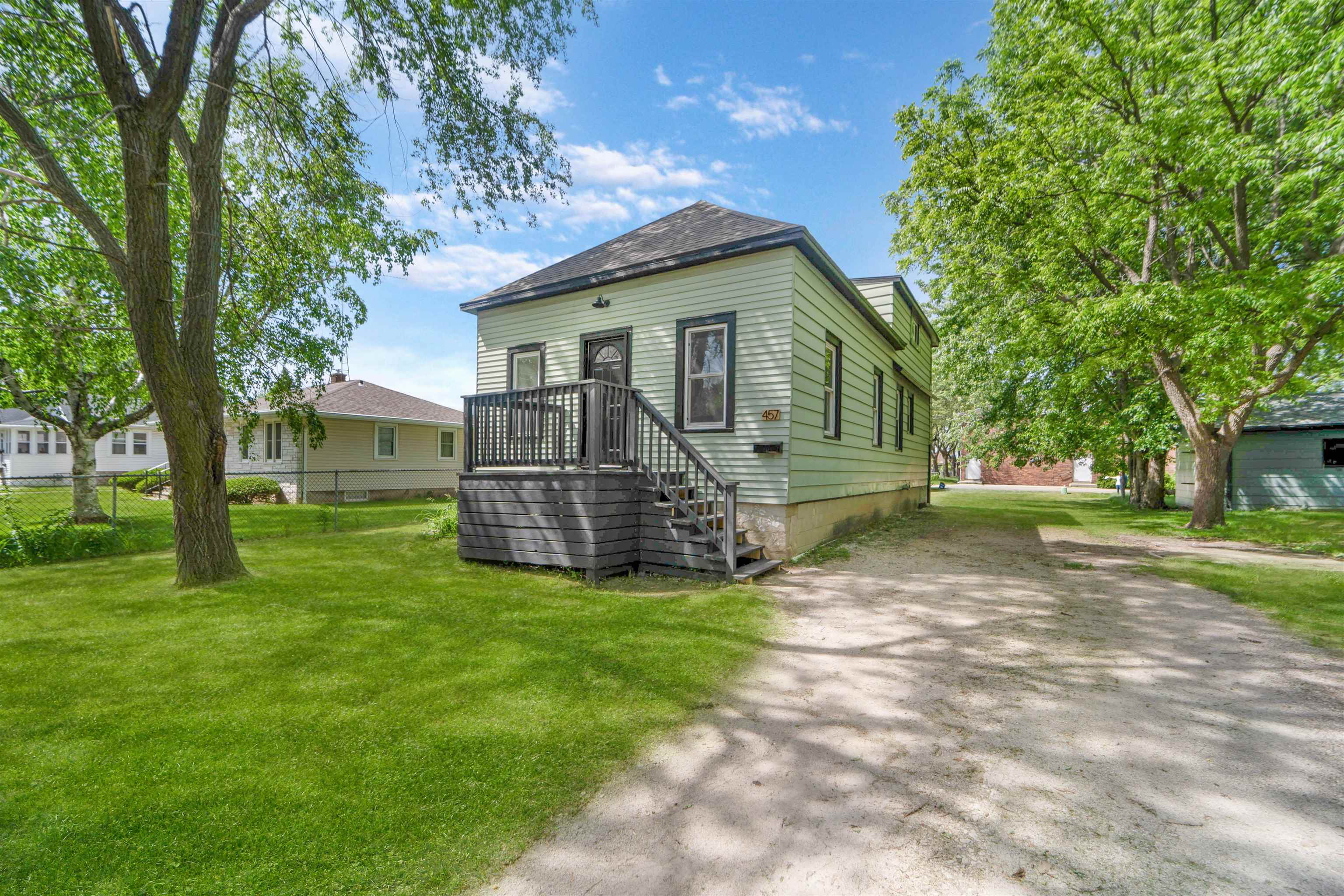 457 PORTAGE Street