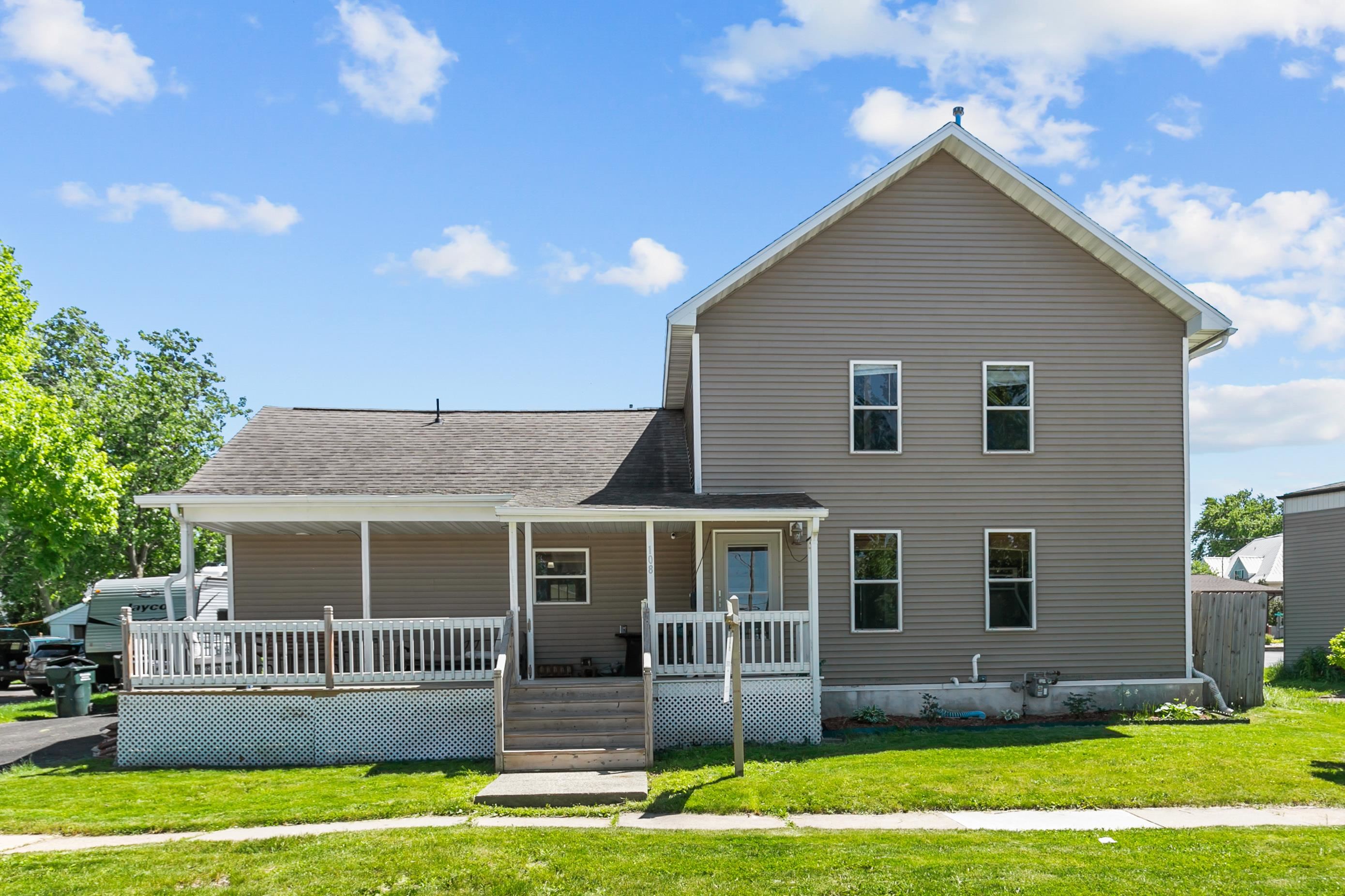 108 E COOK Street