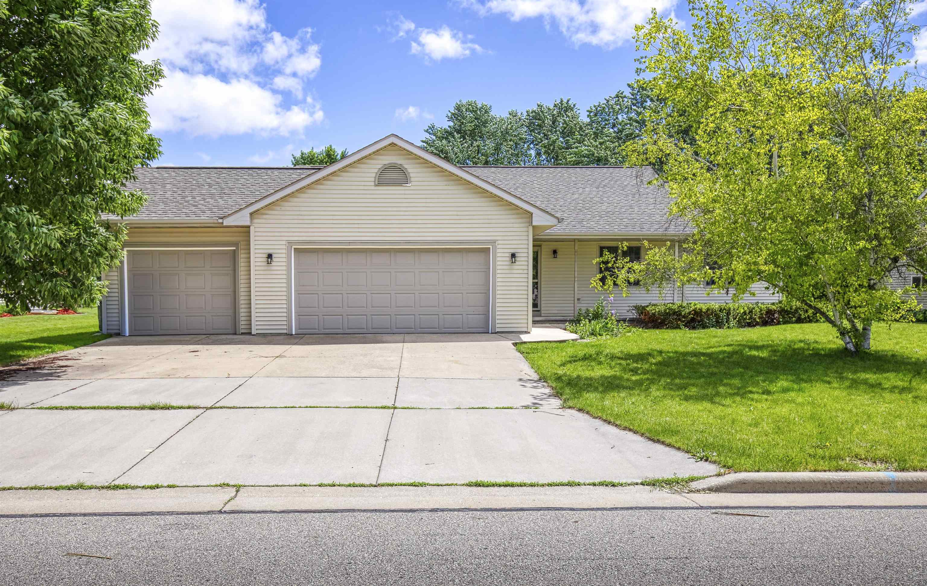 1083 HAROLD Drive
