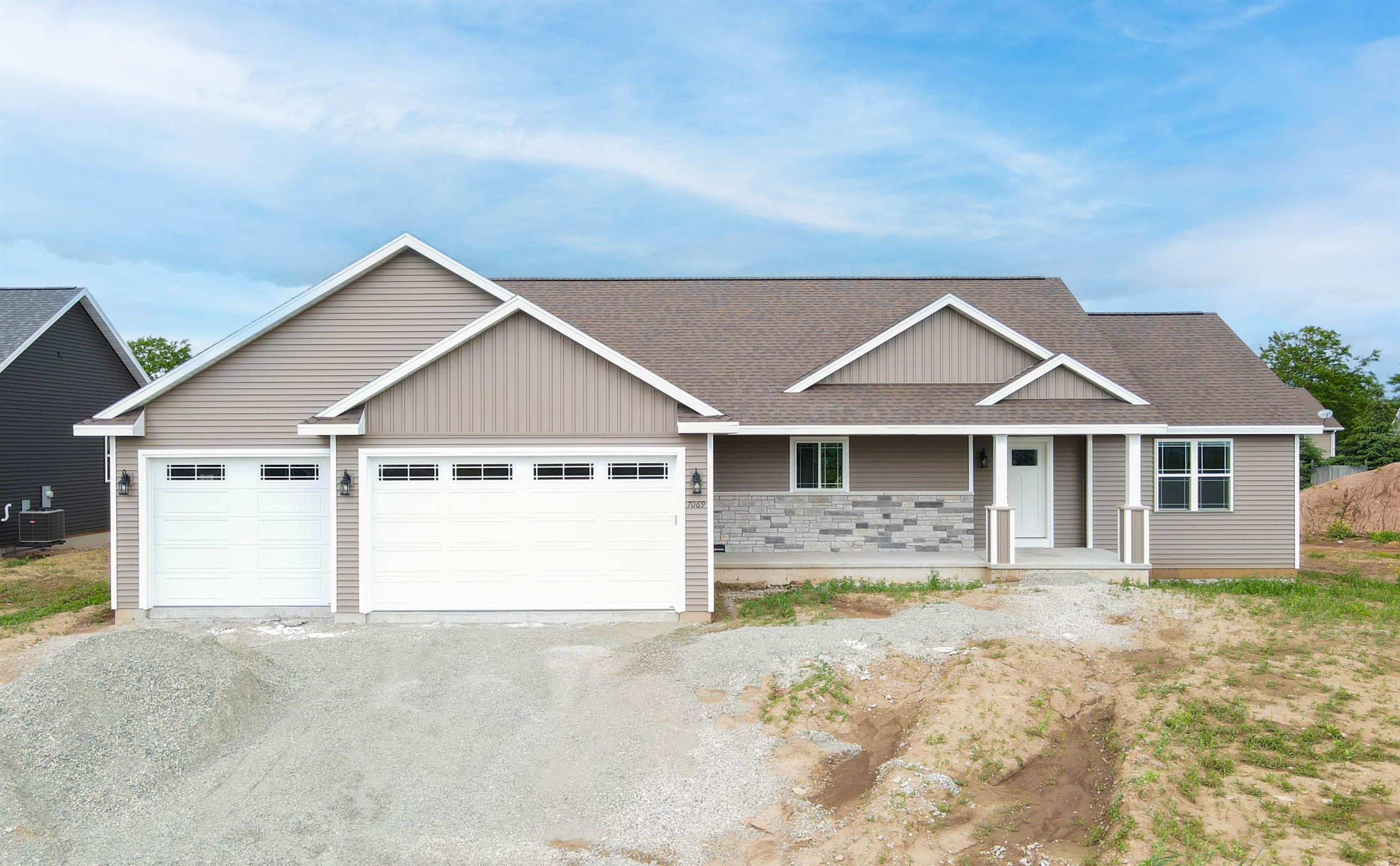W7069 JACLYN Lane