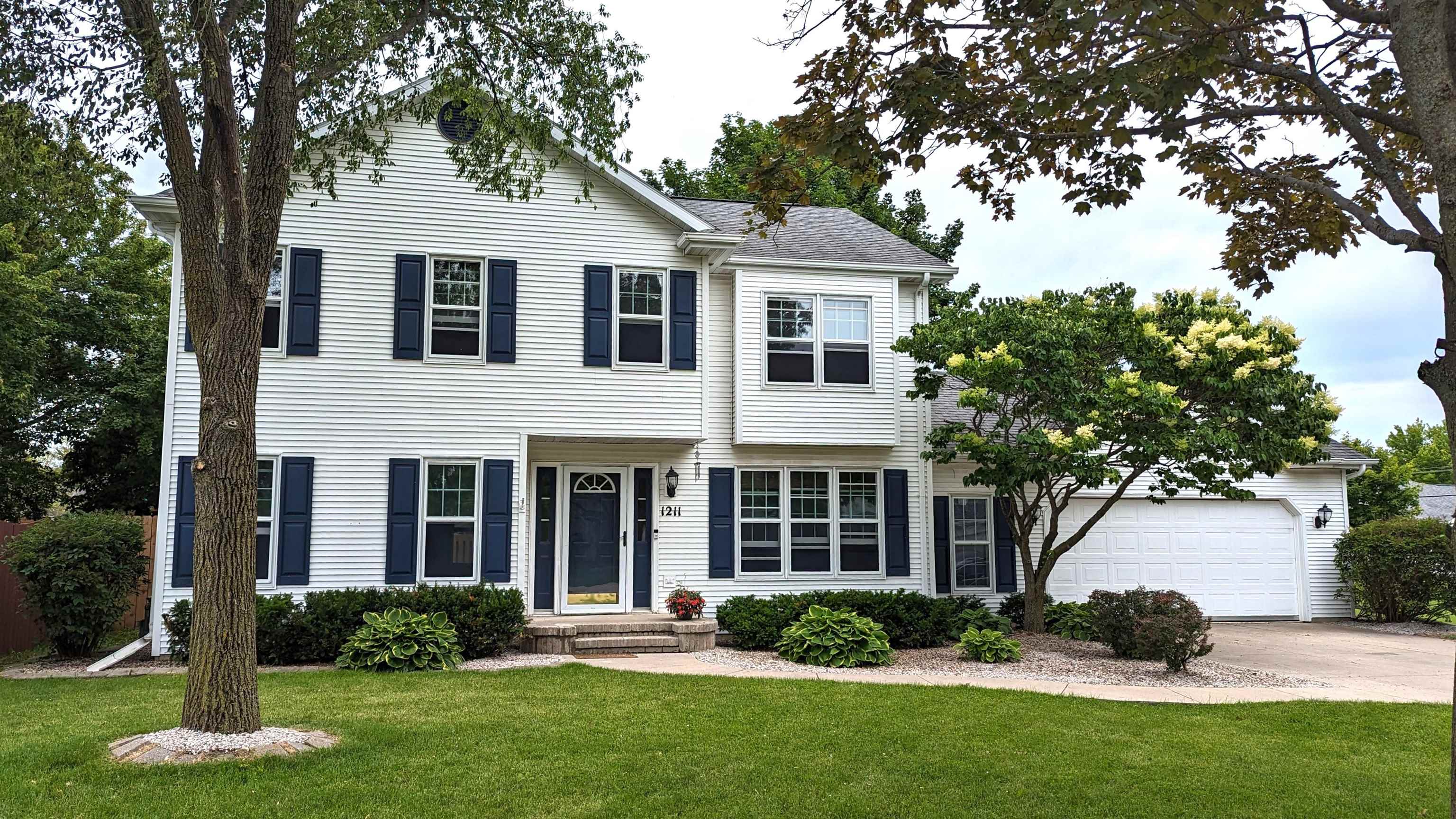 1211 DEERWOOD Court