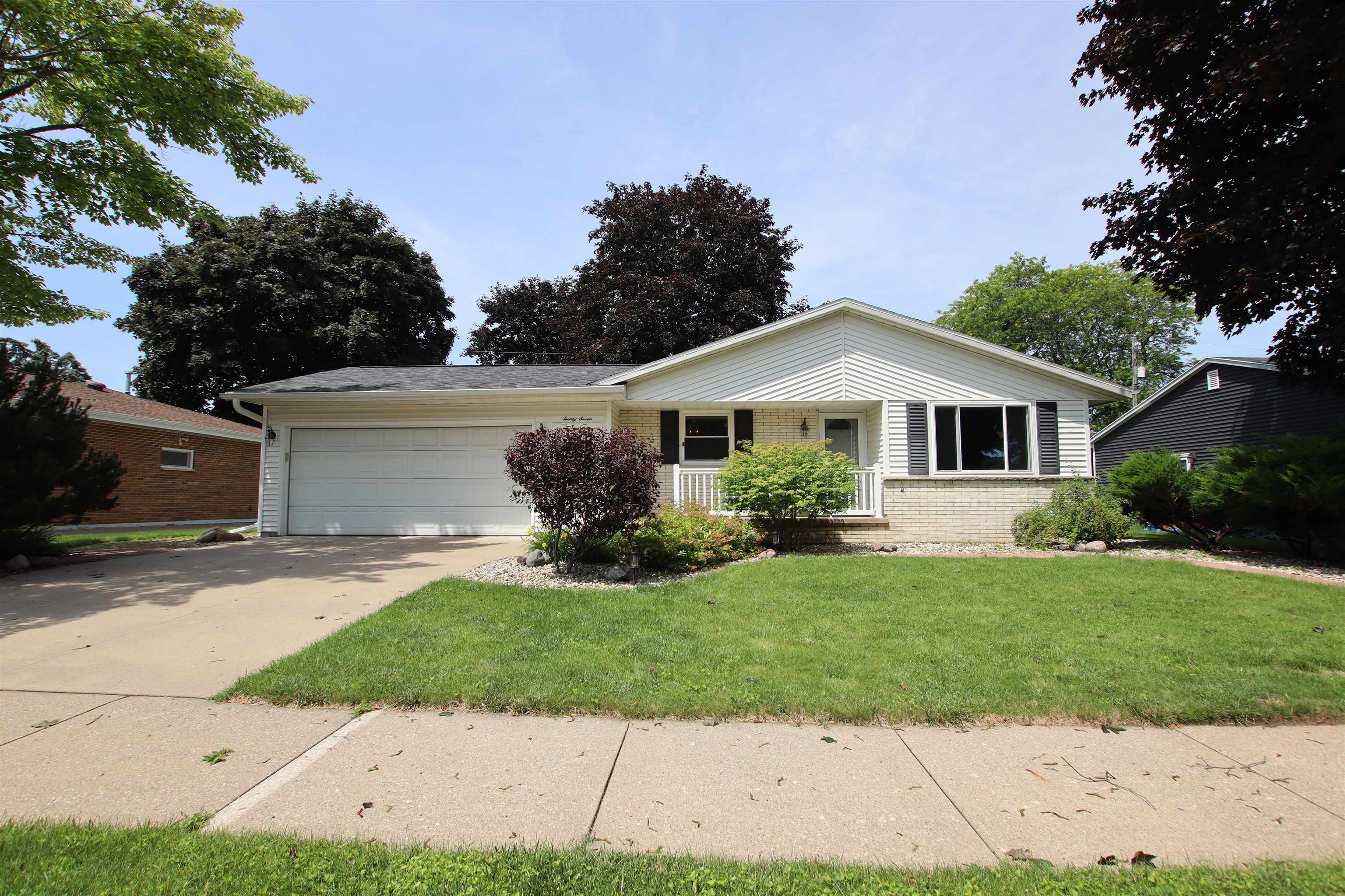 27 N LINDEN Lane