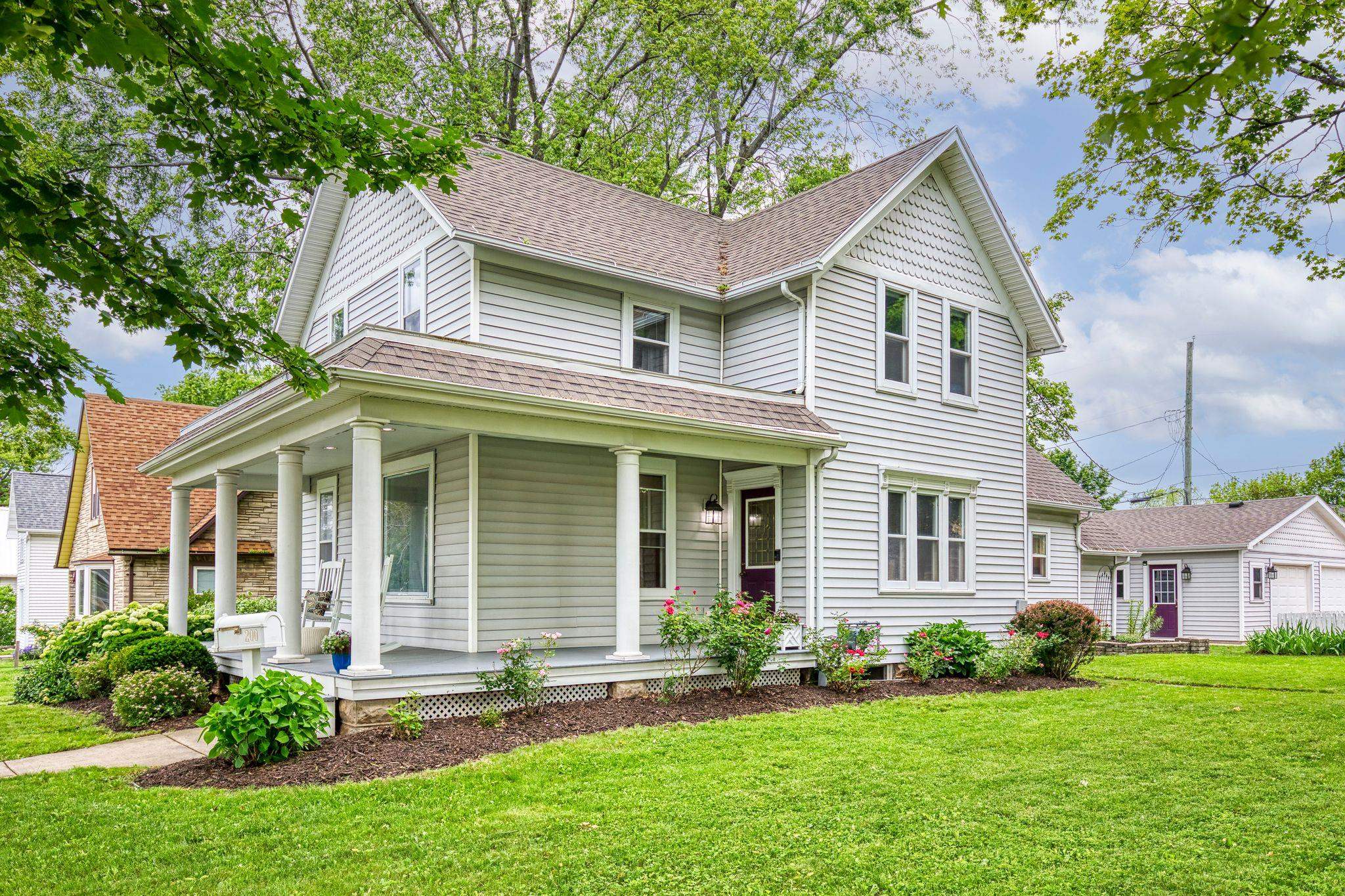 200 W 8TH Street