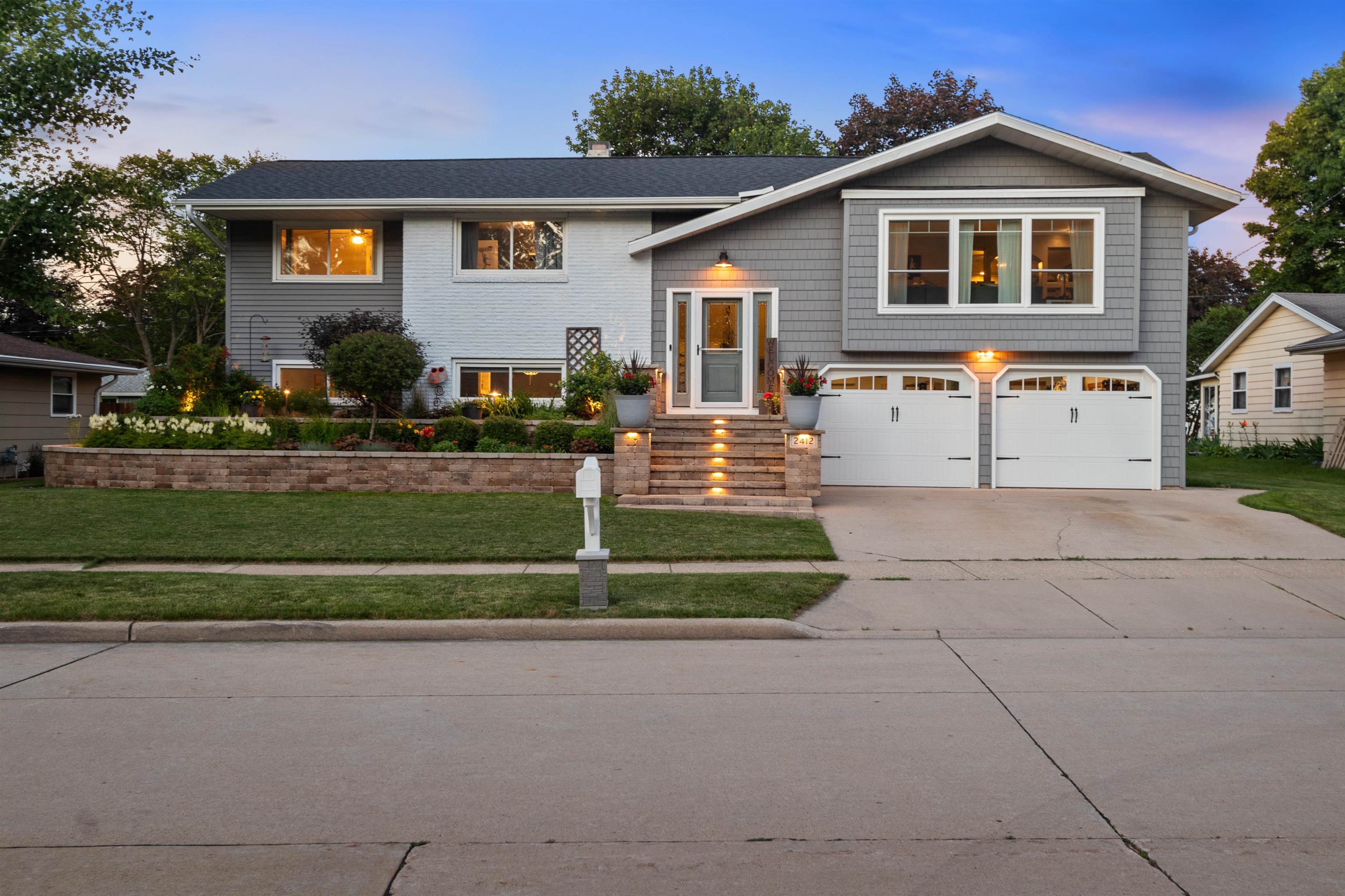 2412 S CLOVER Lane
