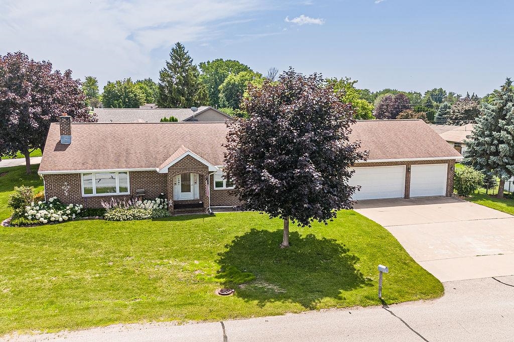 1285 W HIAWATHA Drive