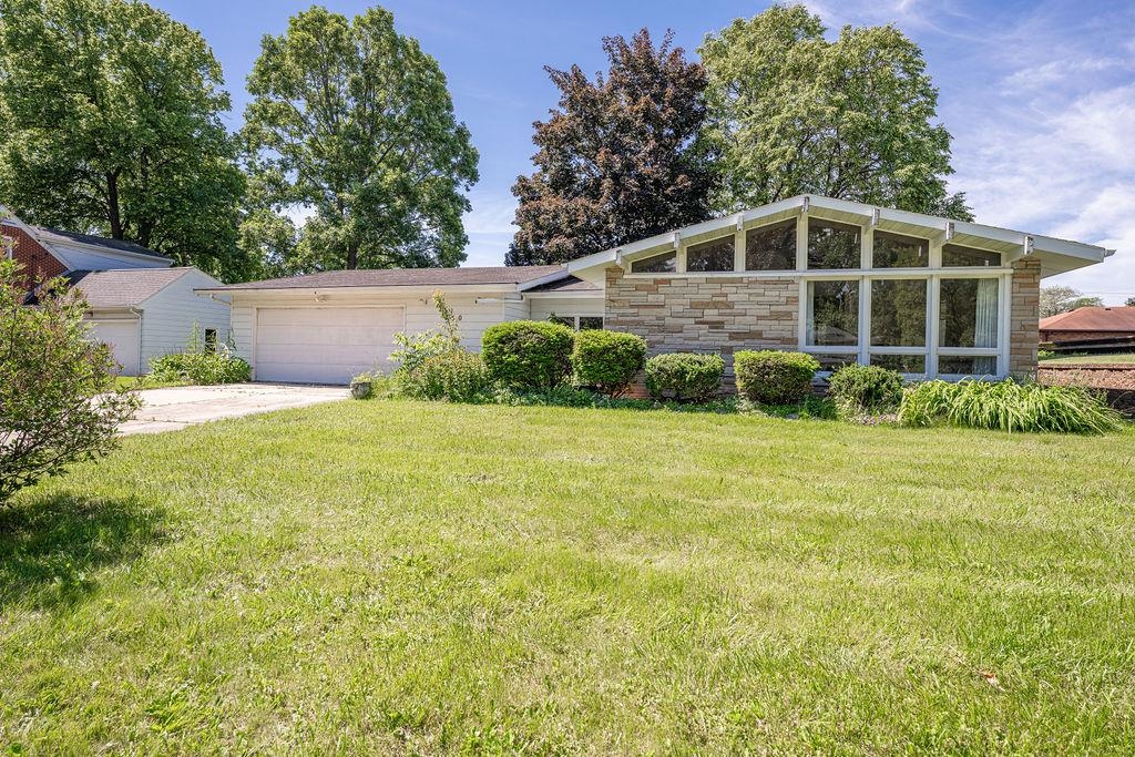 150 CUSTER Court