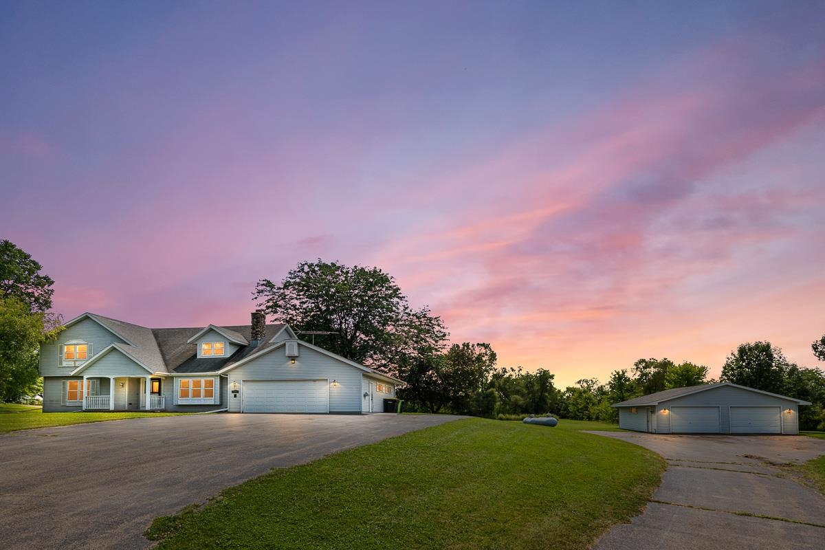 3821 FAIRVIEW Road