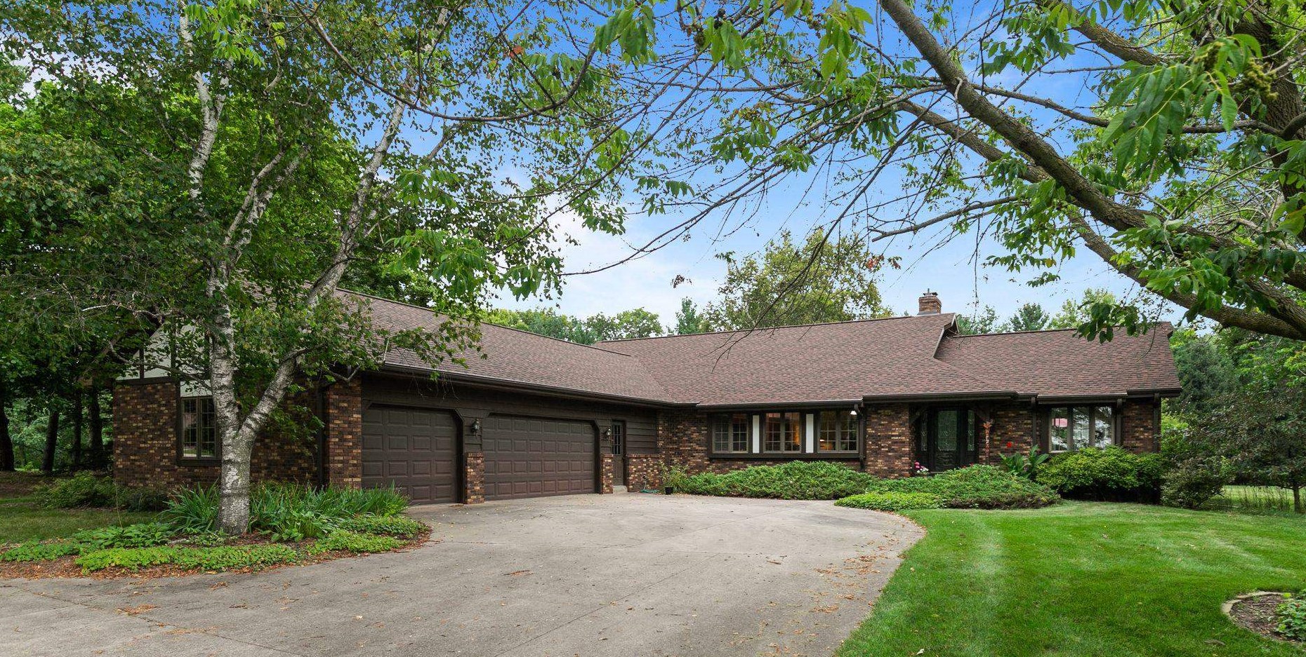 41 PARKVIEW Lane
