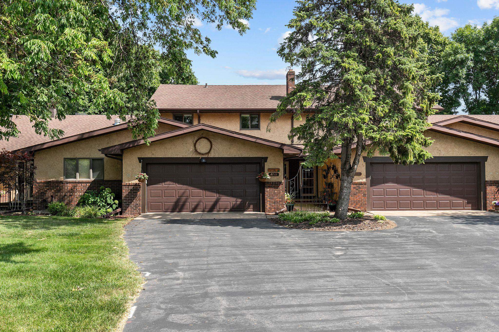 2233 SUNRISE Drive