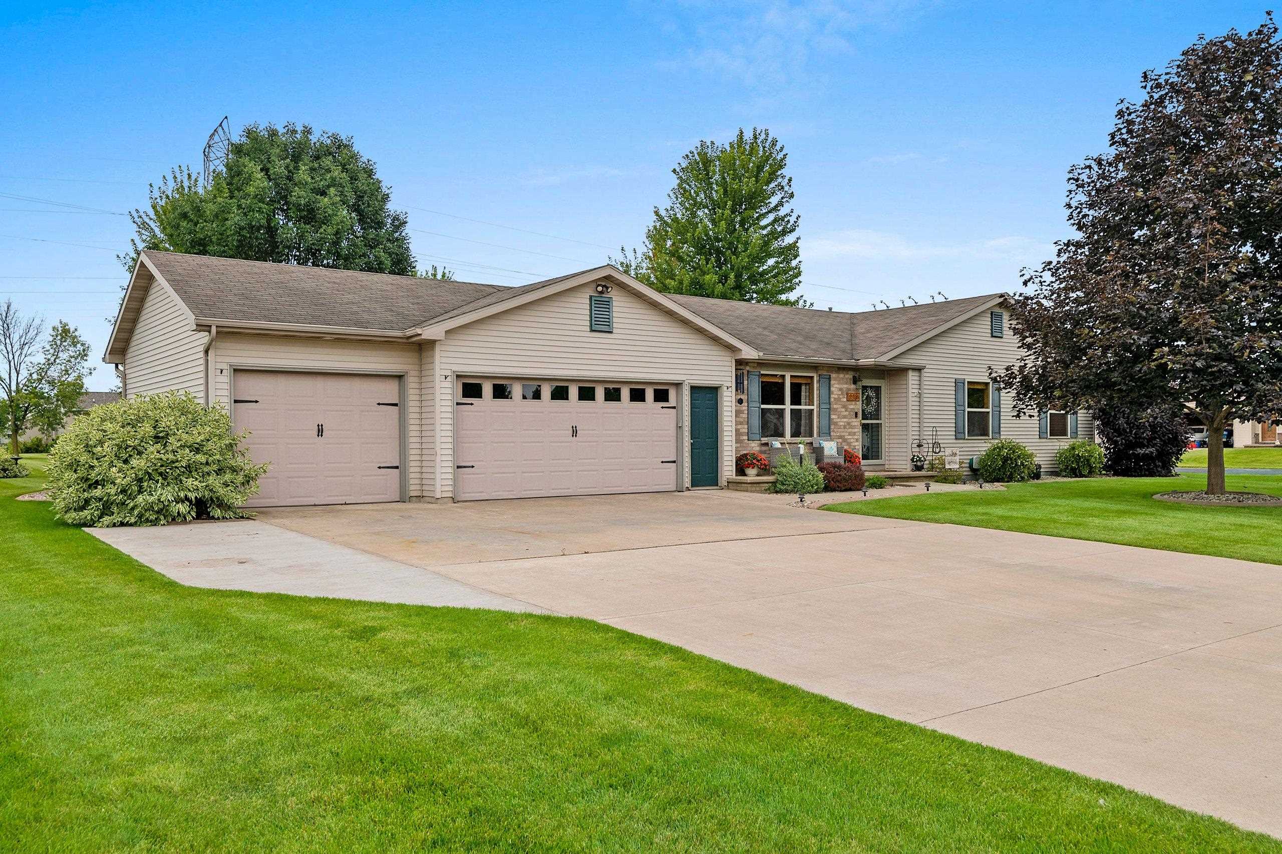 W5387 LINDEN HILL Drive