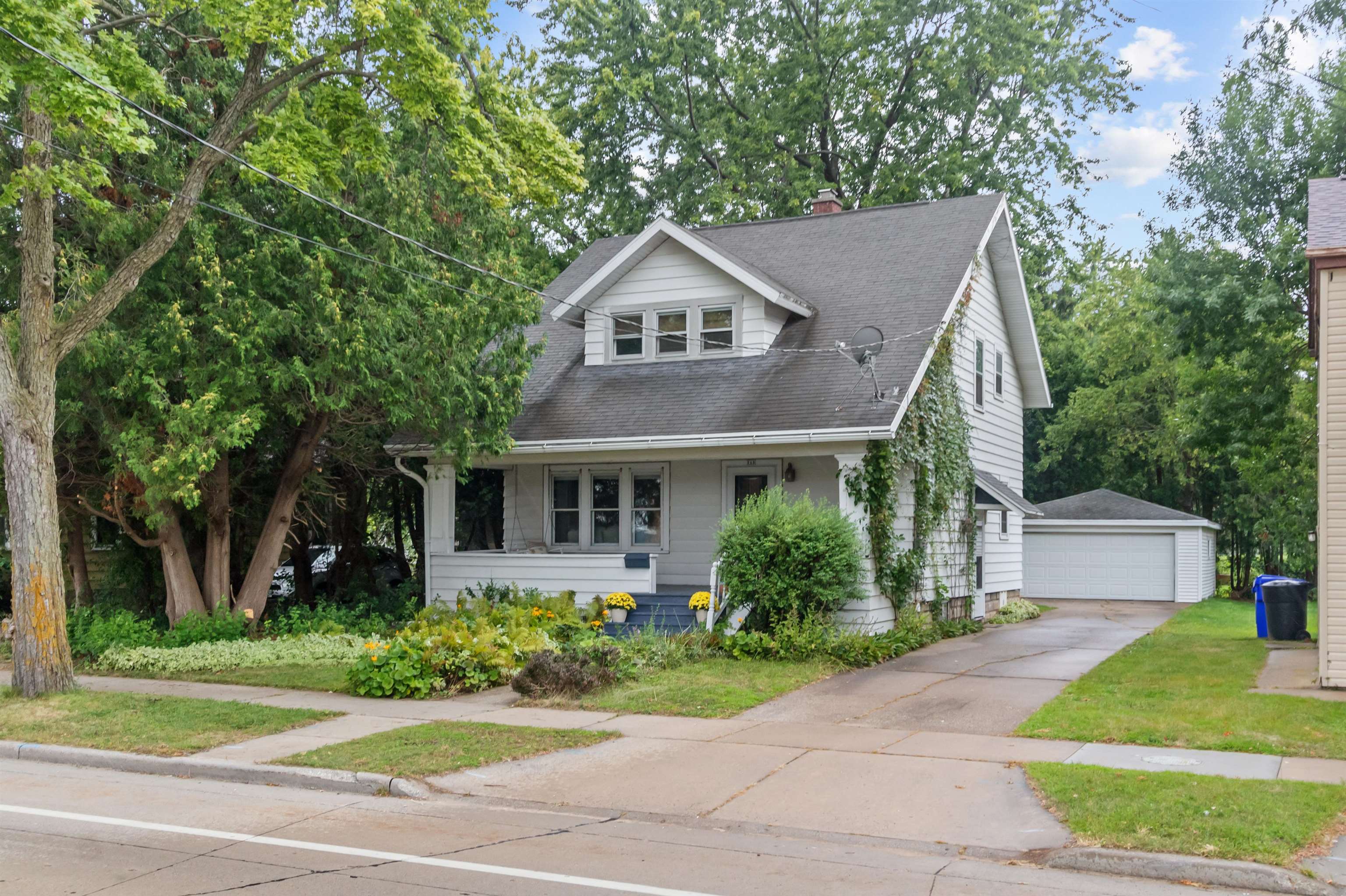 215 N MASON Street