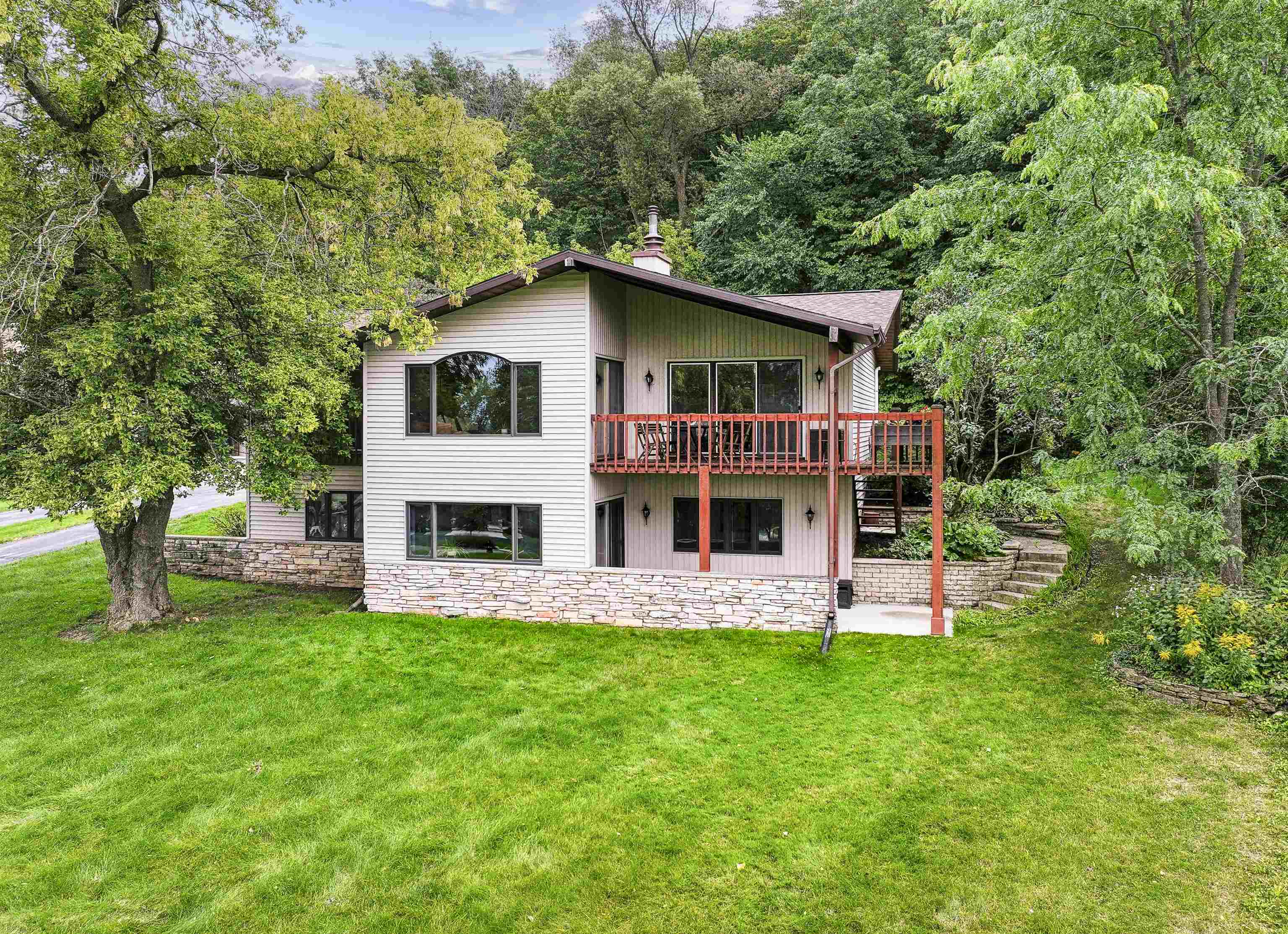 W4891 ESCARPMENT Terrace