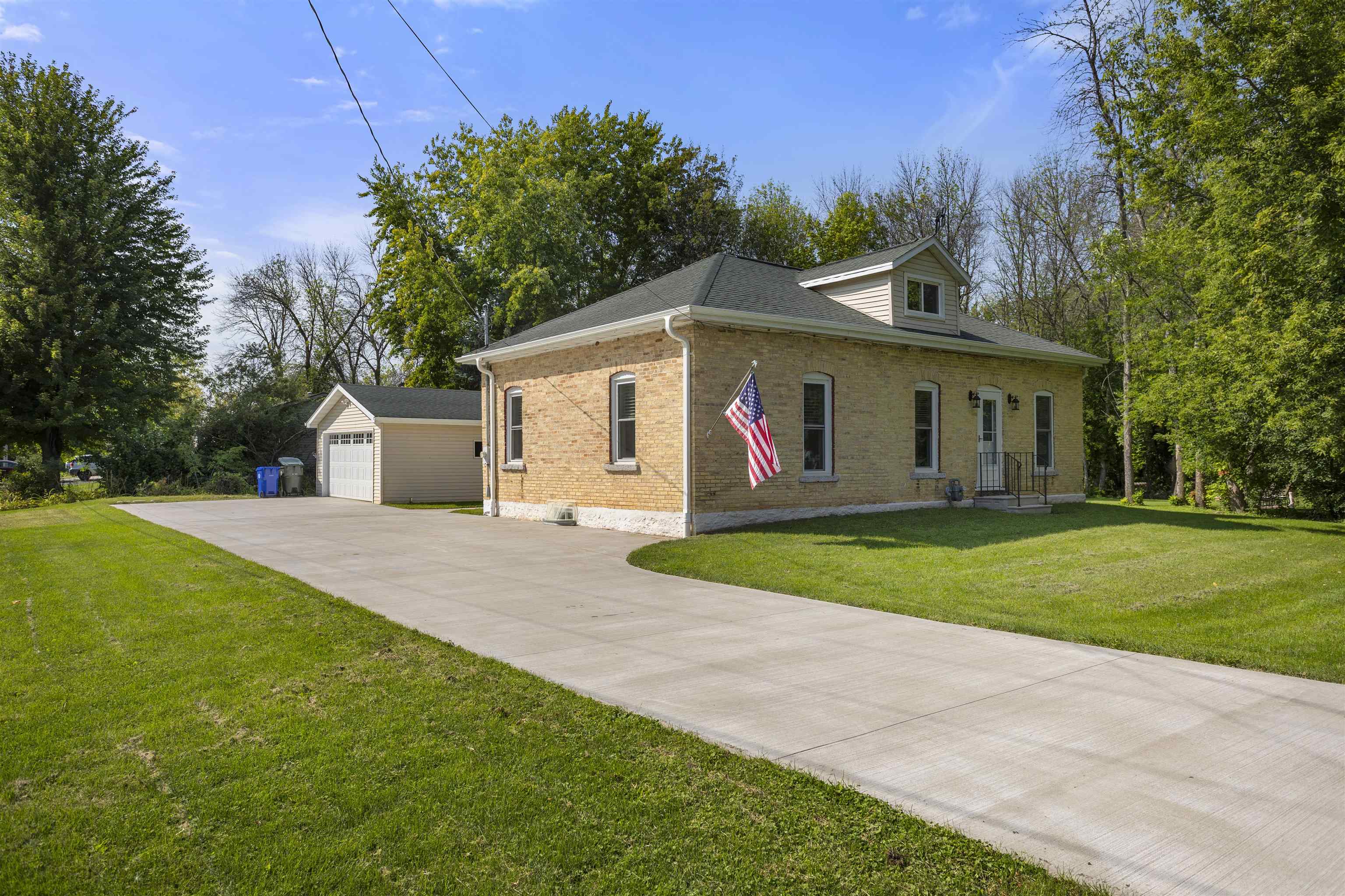 602 N 9TH Street