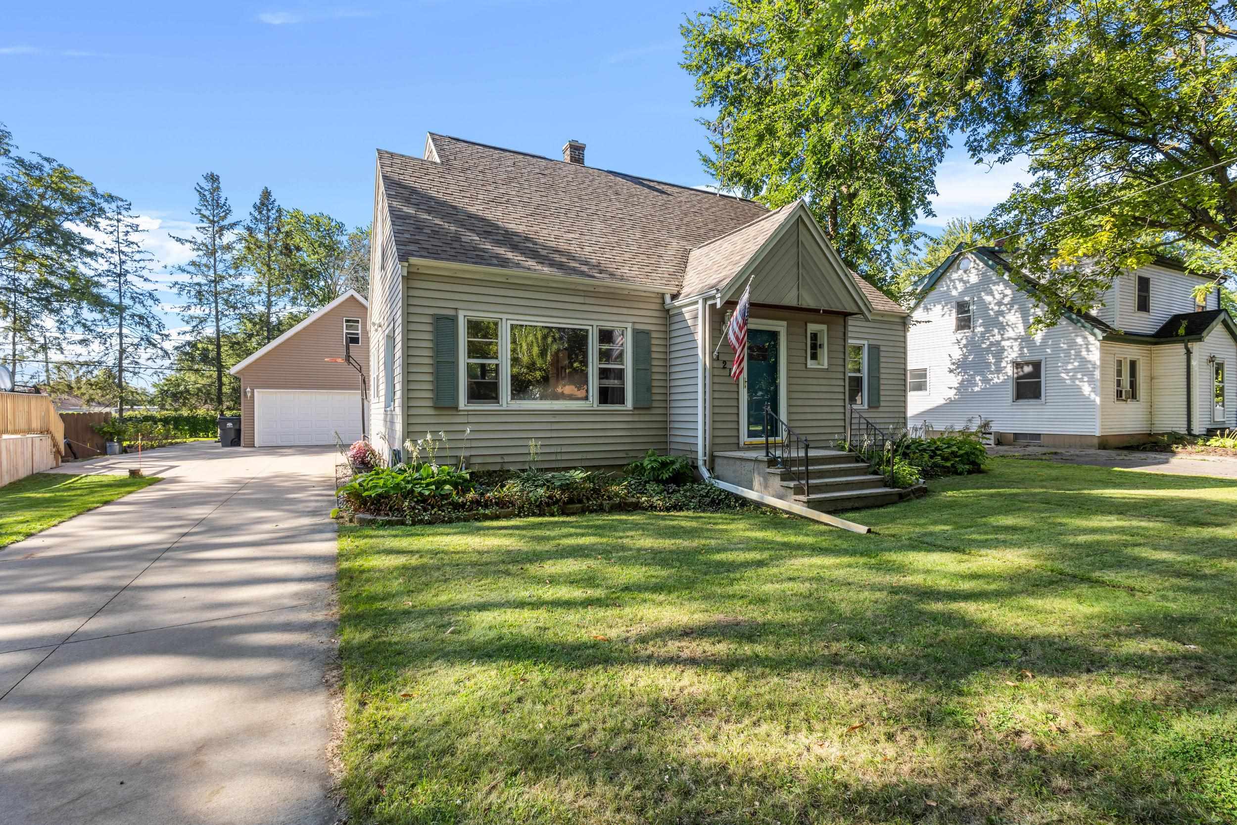 121 PLUMMER Court