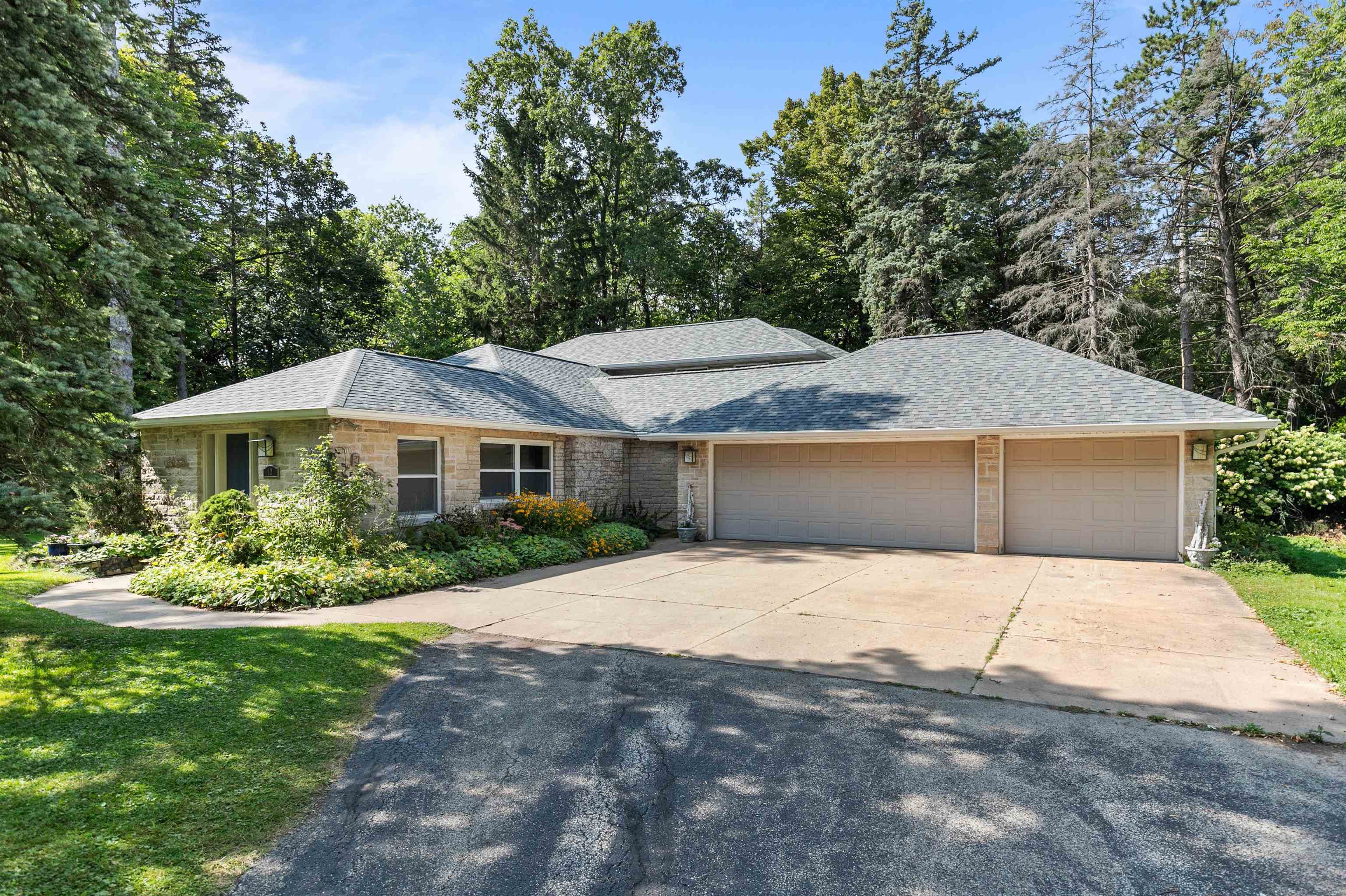 17 ARBOR Lane