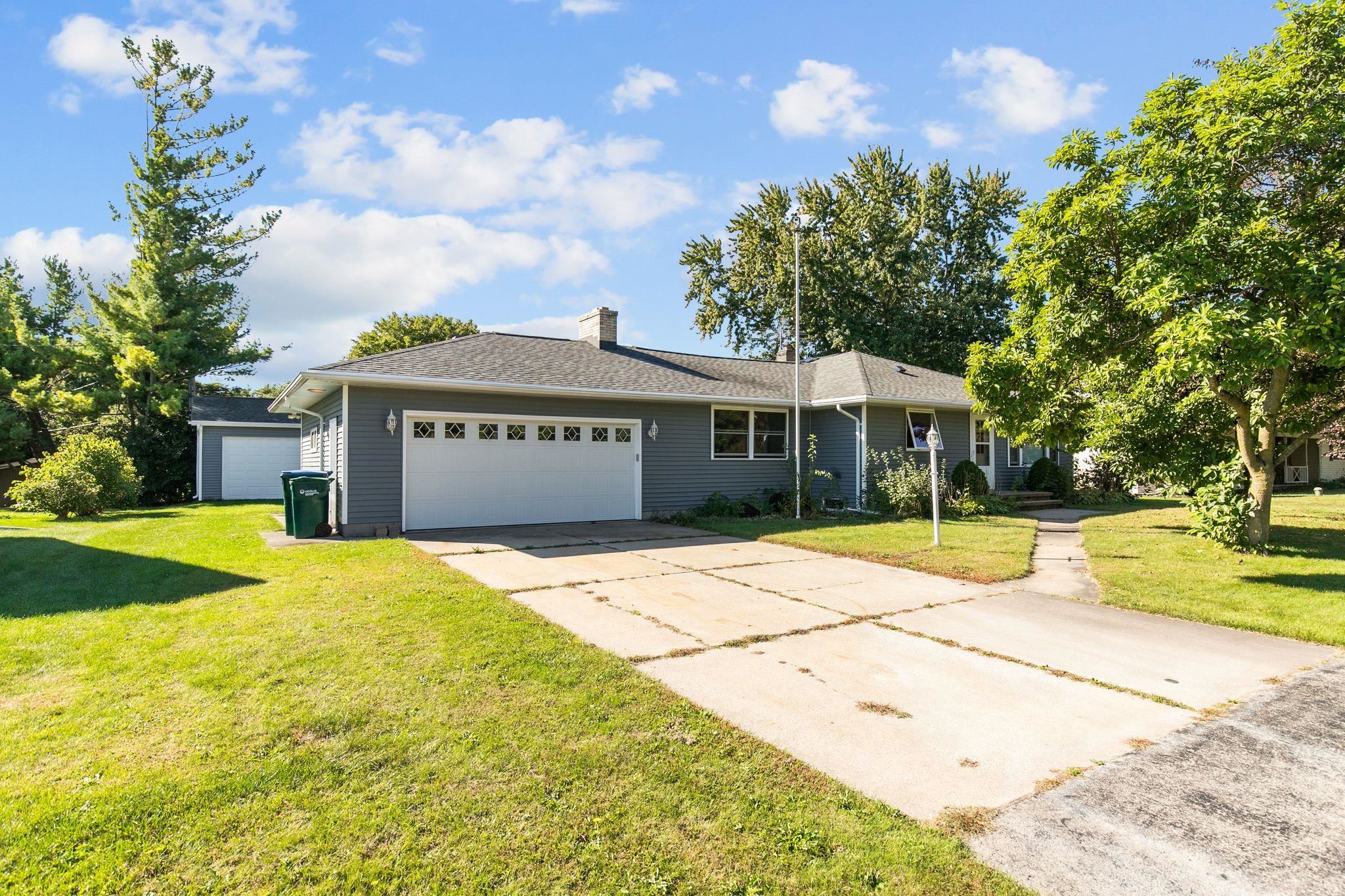 345 W SUNSET Avenue