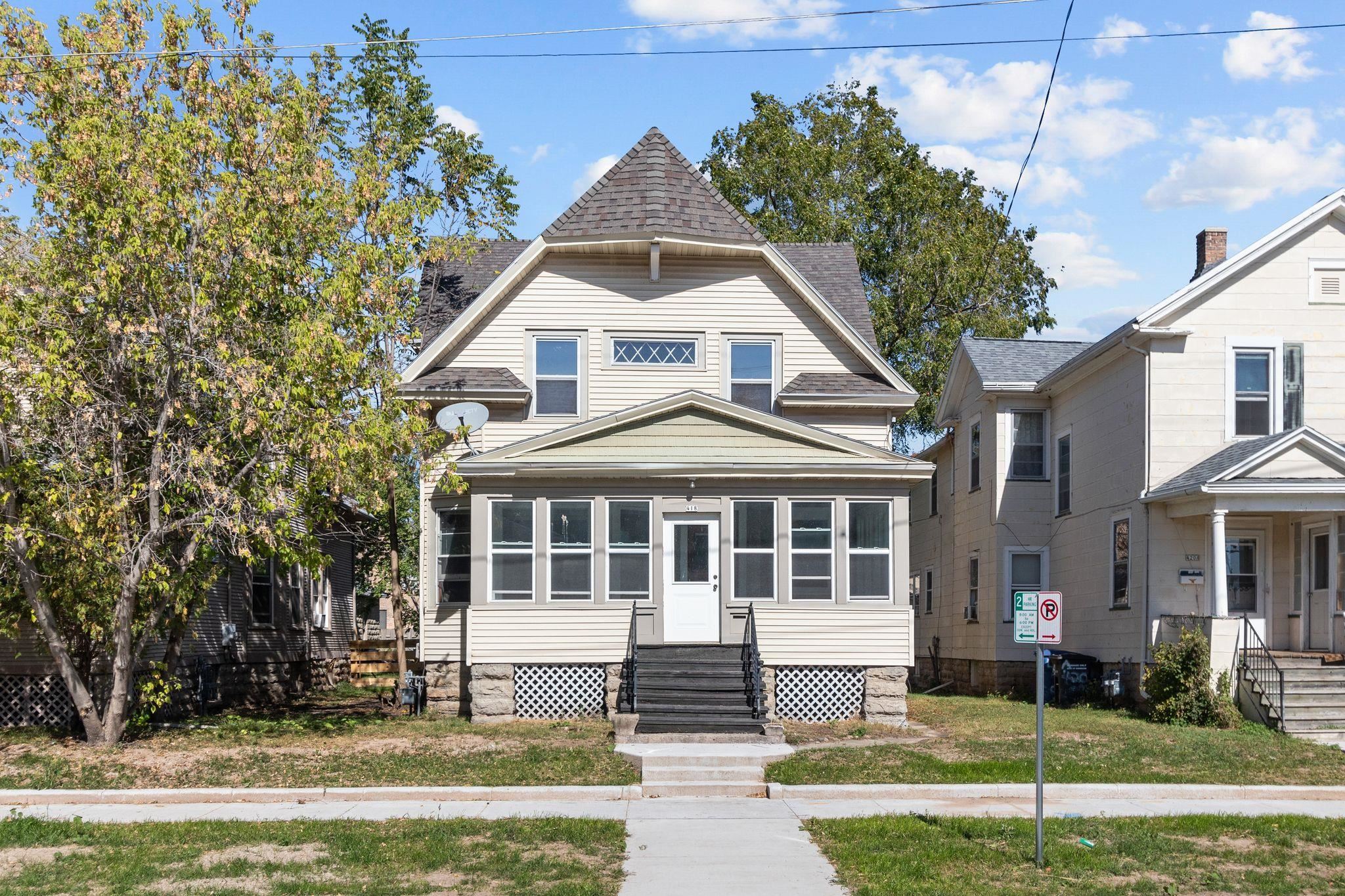 418 WAUGOO Avenue