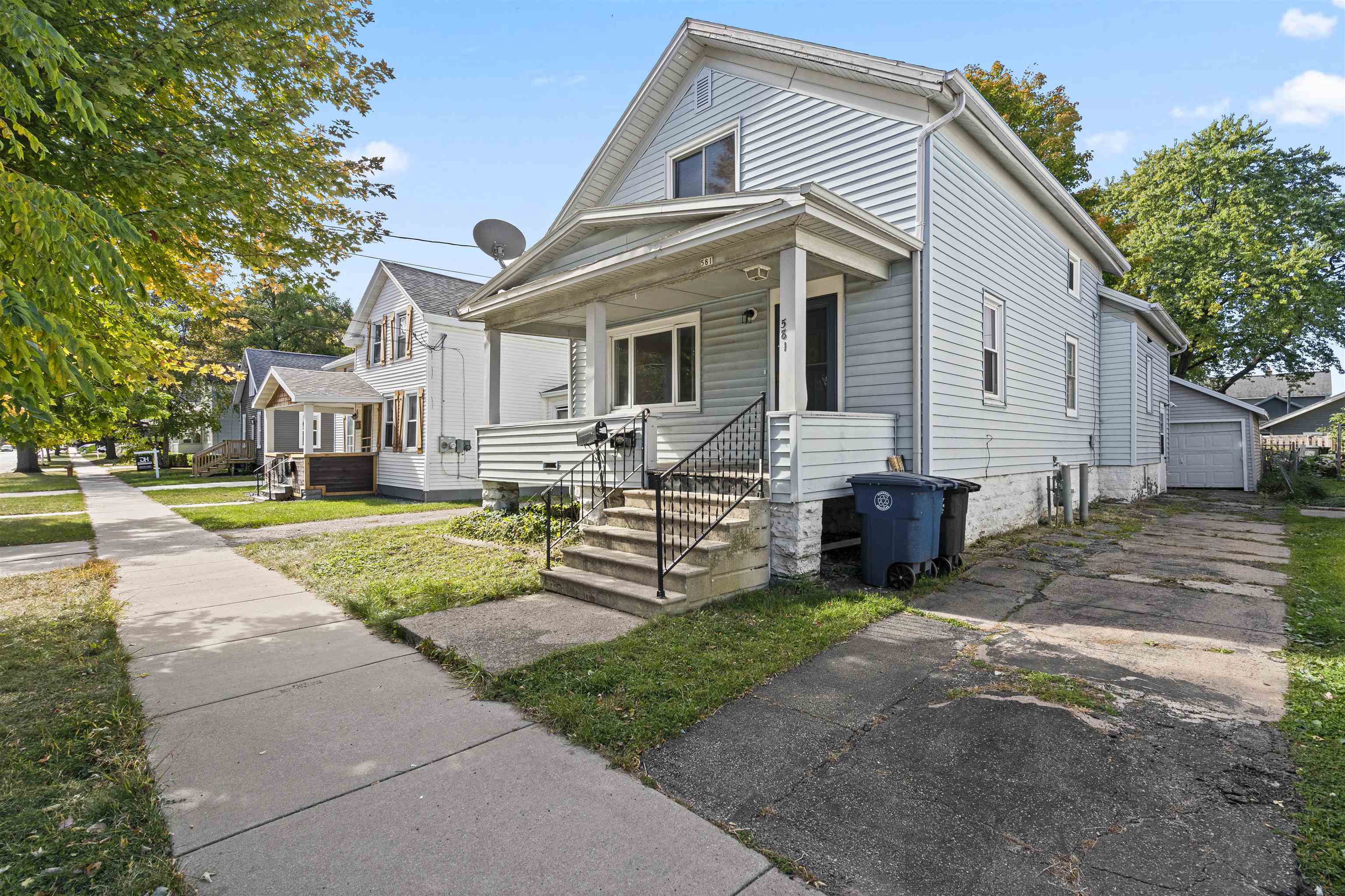 581 BOYD Street