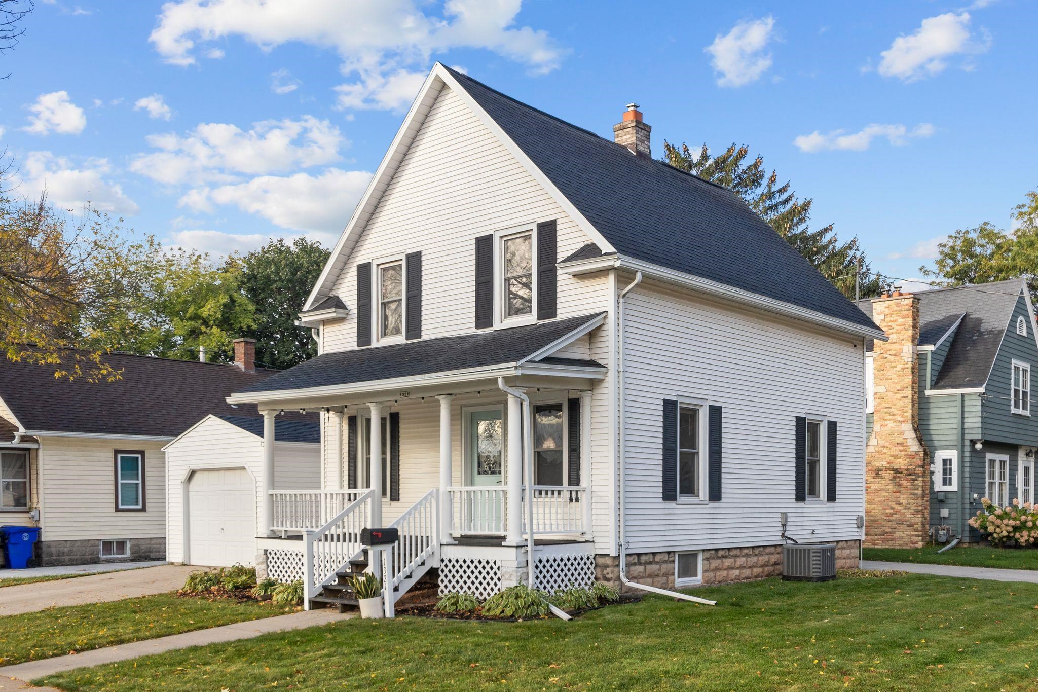 1321 N DREW Street