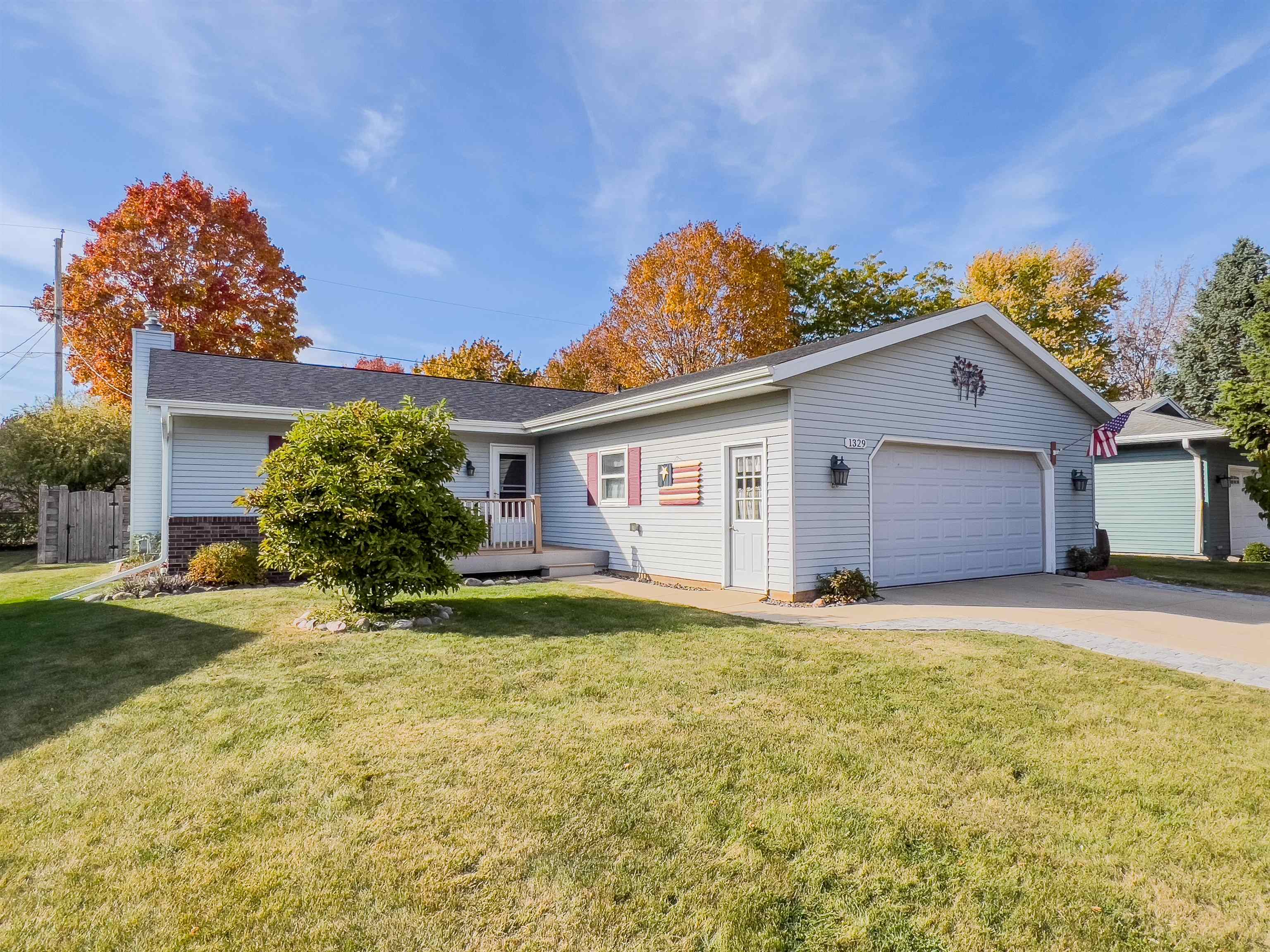 1329 PINEHURST Lane