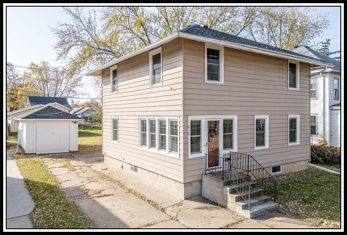 616 W COOK Street
