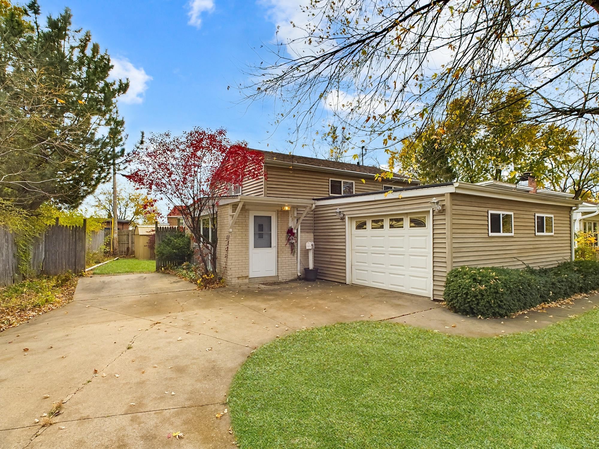 725 CARVER Lane