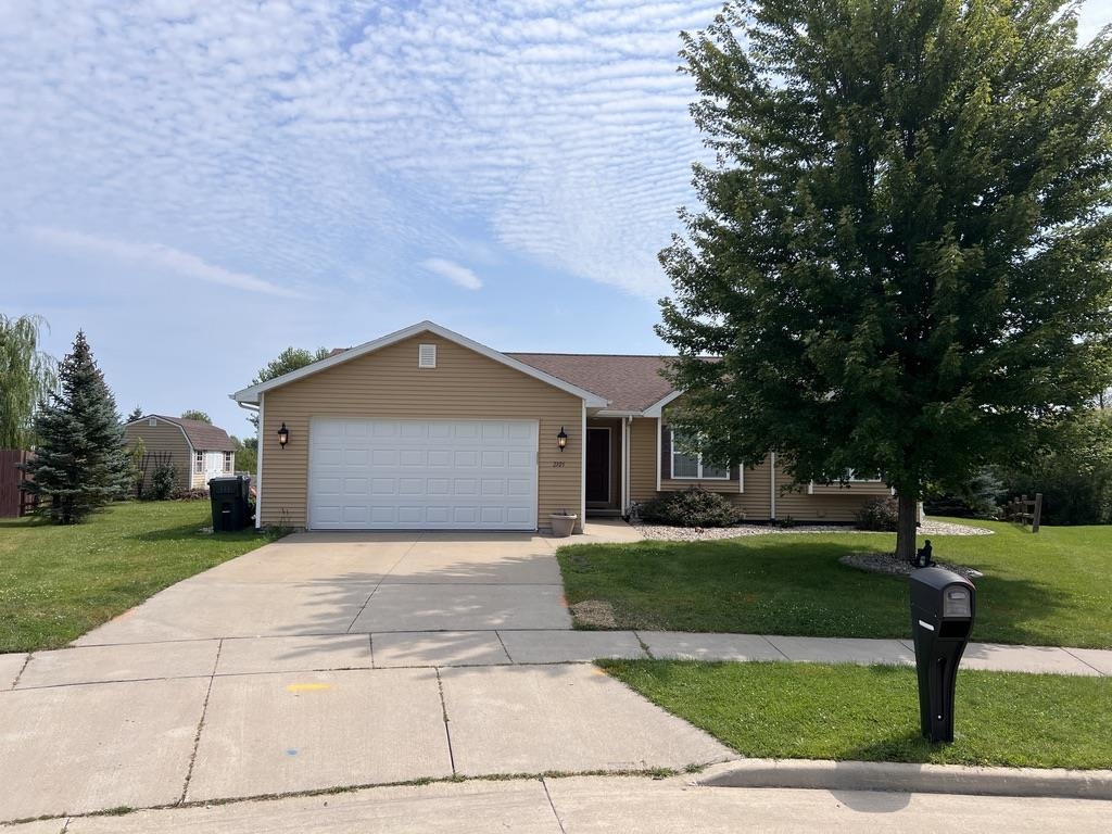 2105 AUTUMN Lane