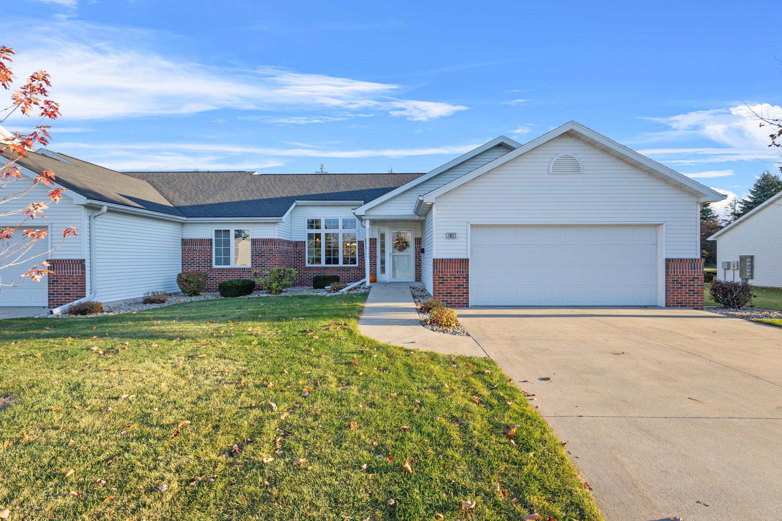 1021 W WINDTREE Drive