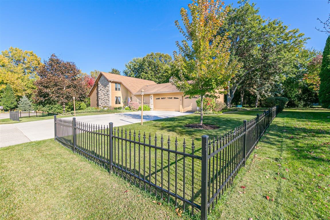 1851 LAKESHORE Drive