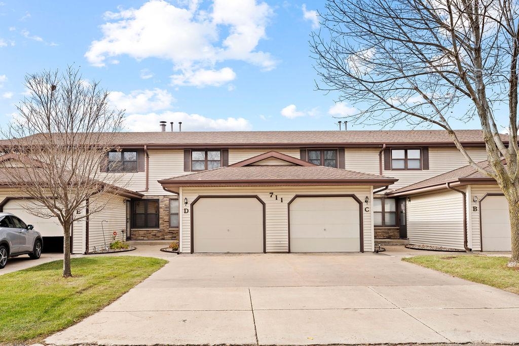 711 S OLSON Avenue Unit: D