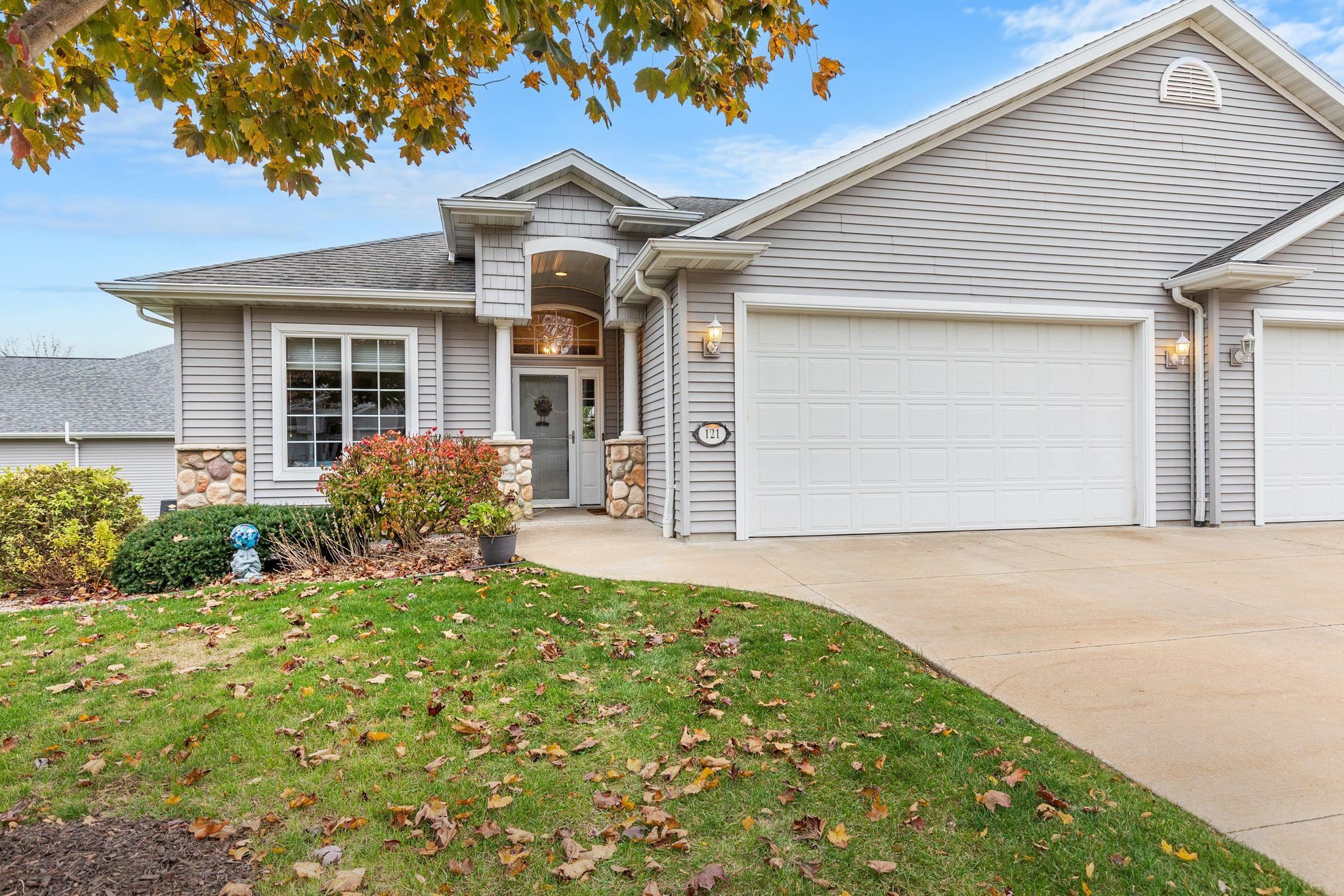 121 REGENT Place Unit: 33
