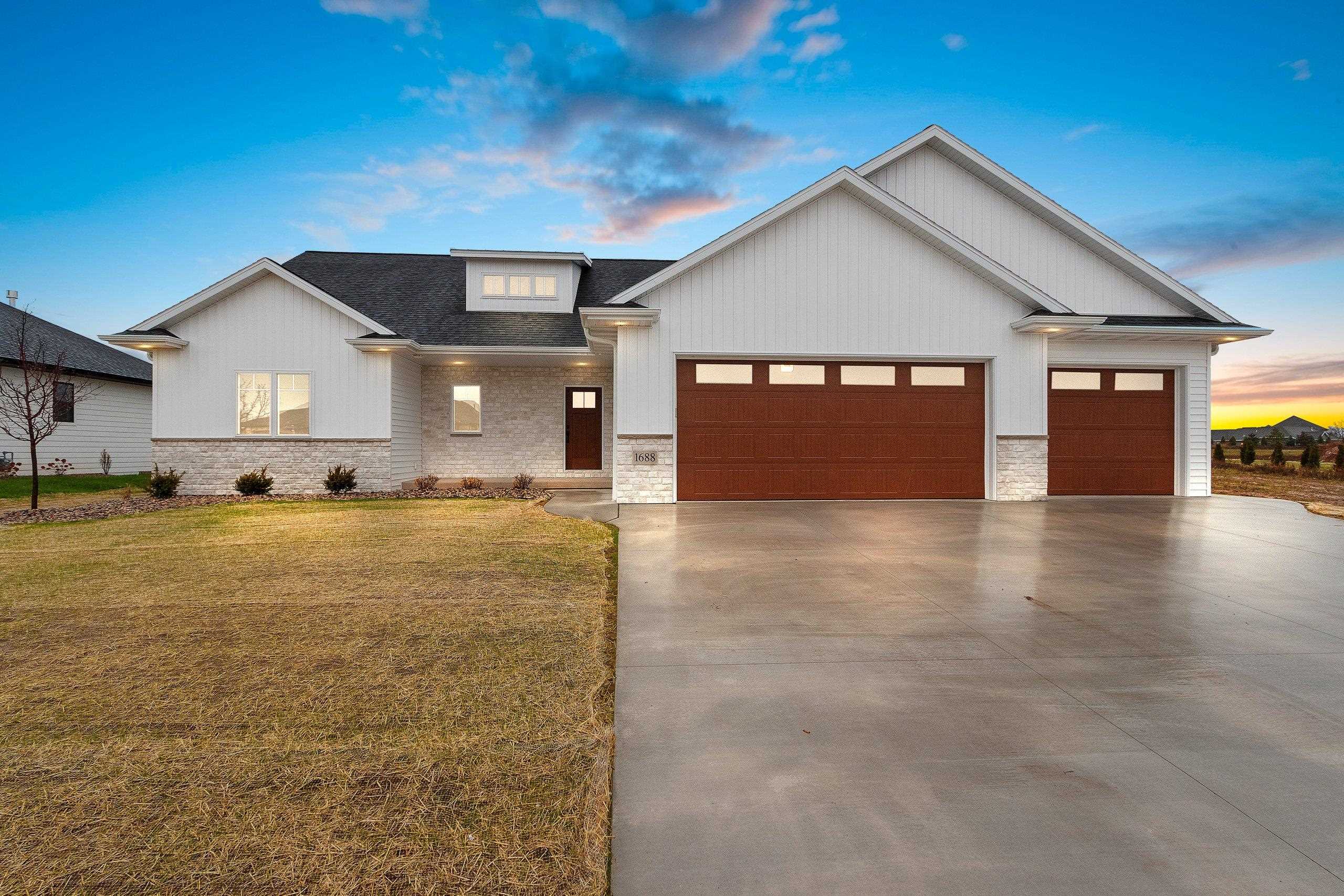 1688 SWEETBRIAR Way